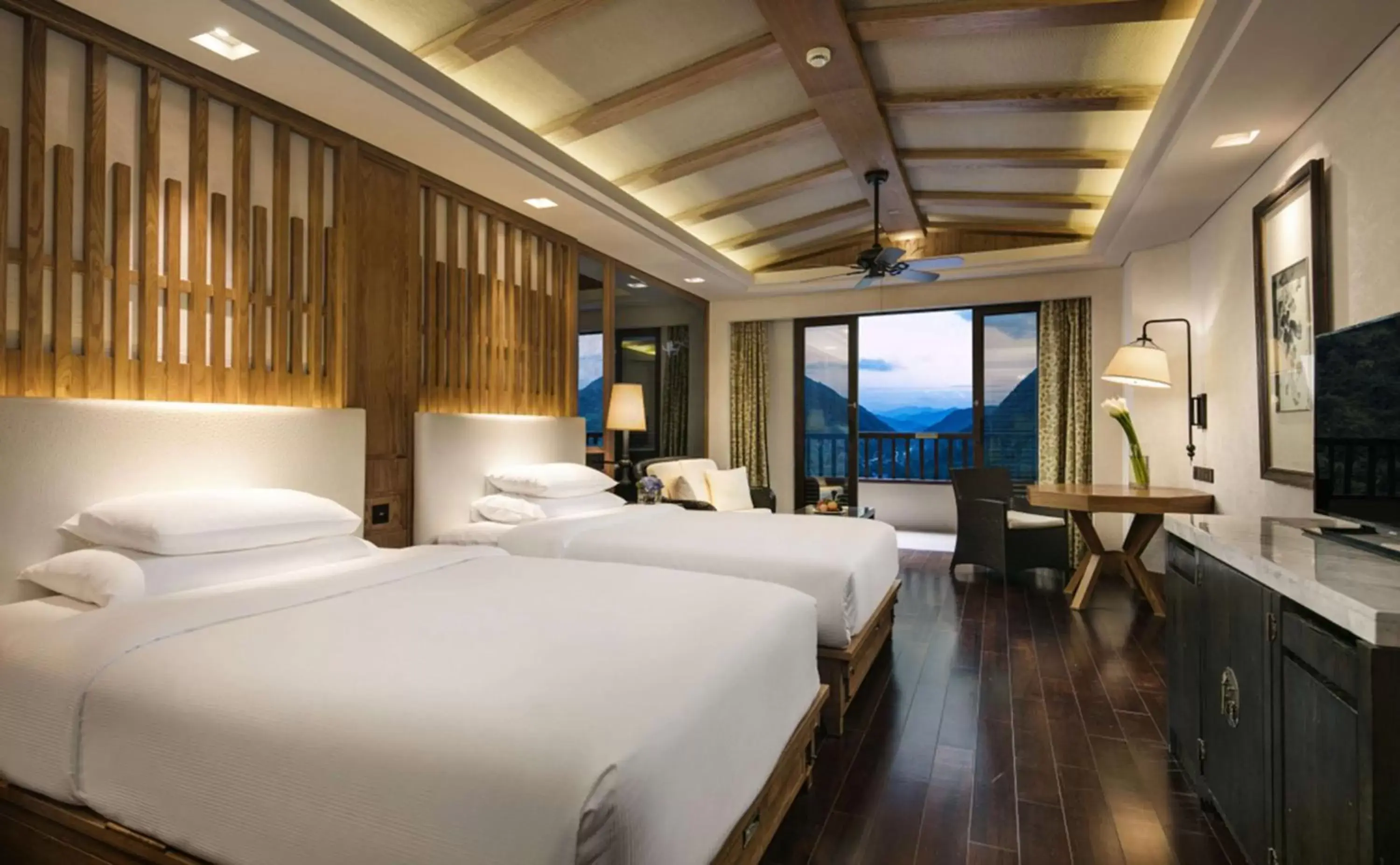 Bed in Hilton Sanqingshan Resort