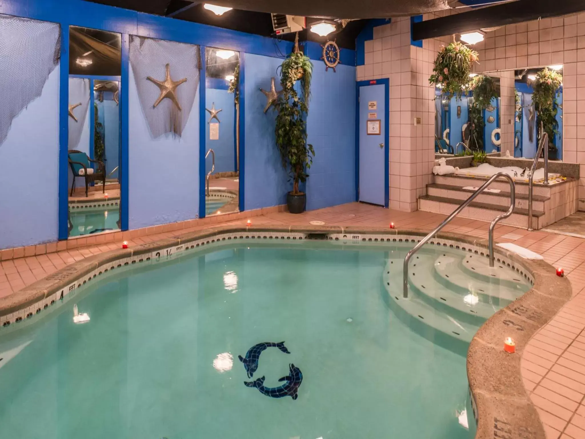 Swimming pool in Inn of The Dove Romantic Luxury & Business Suites Swimming pool in Inn of The Dove Romantic Luxury & Business Suites