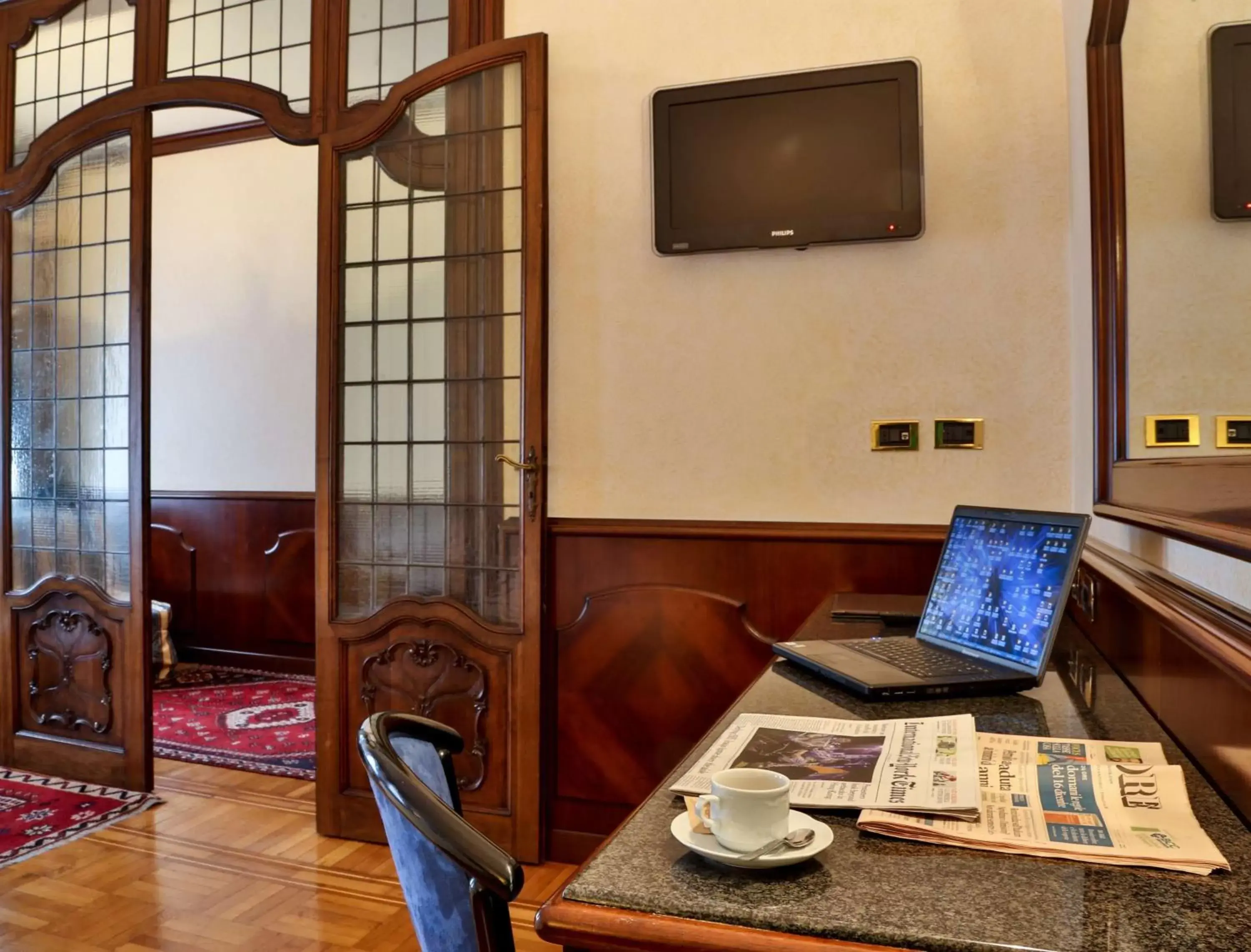 TV and multimedia, TV/Entertainment Center in Best Western Hotel Moderno Verdi