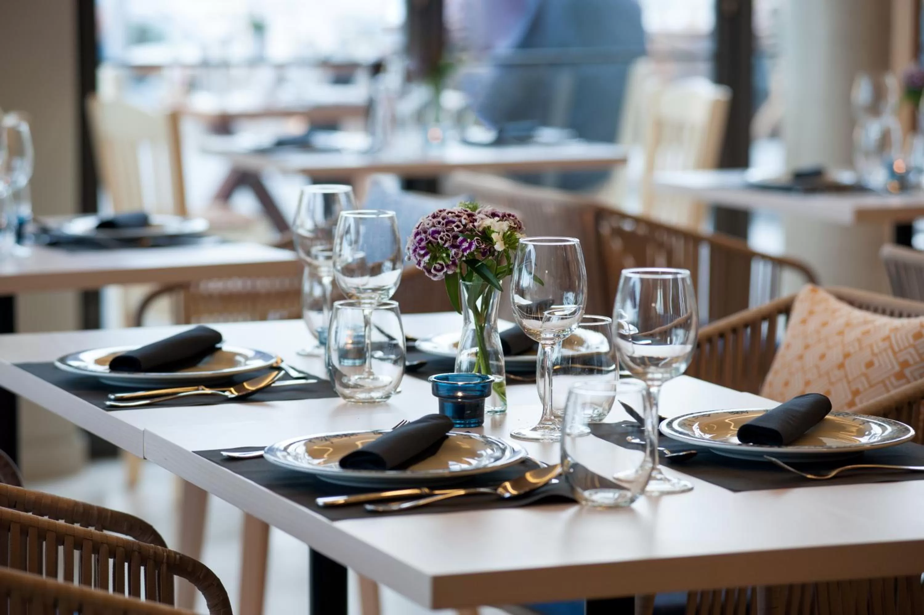 Restaurant/places to eat in Seasabelle Hotel near Athens Airport