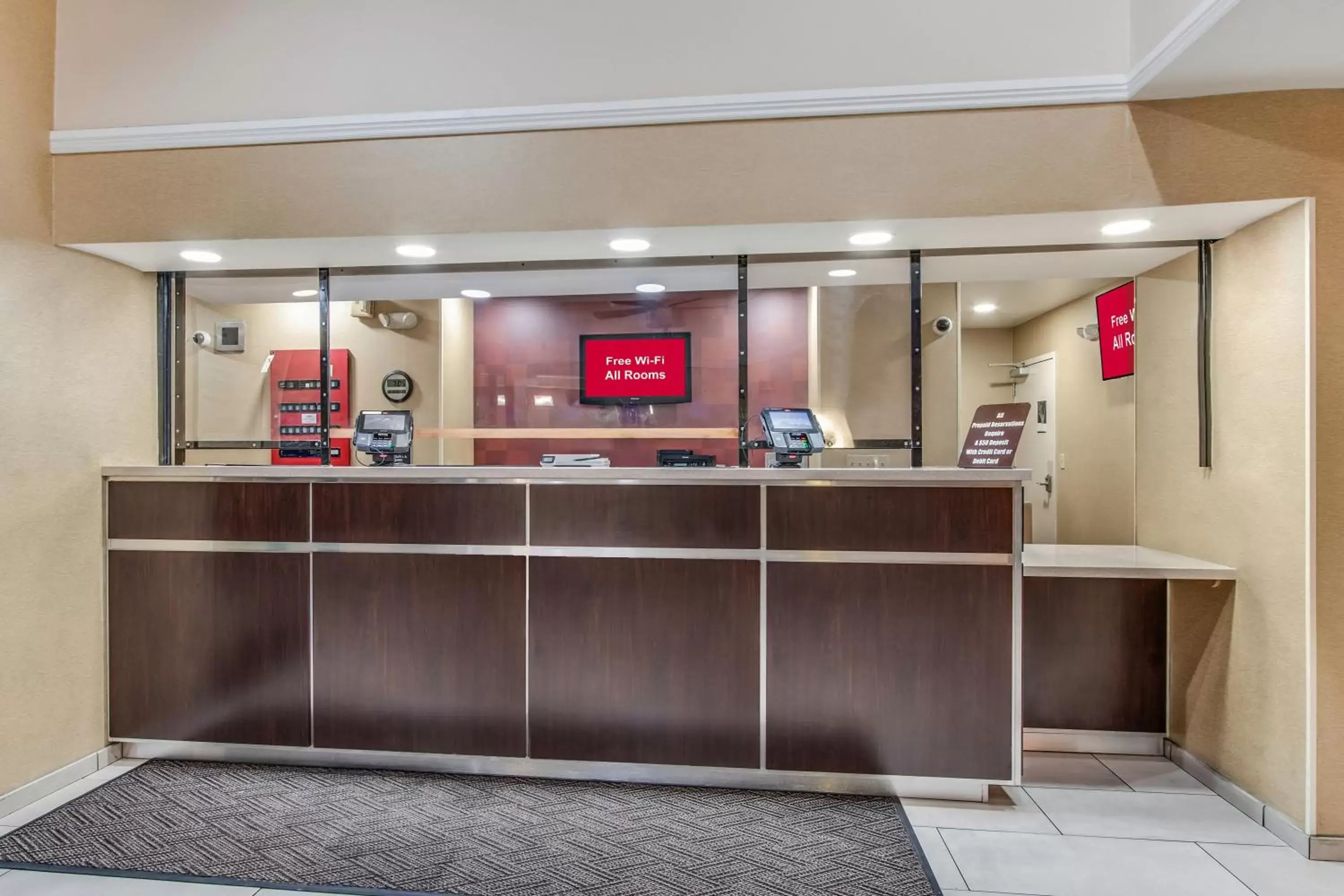 Lobby or reception, Lobby/Reception in Red Roof Inn Phoenix North - Deer Valley - Bell Rd