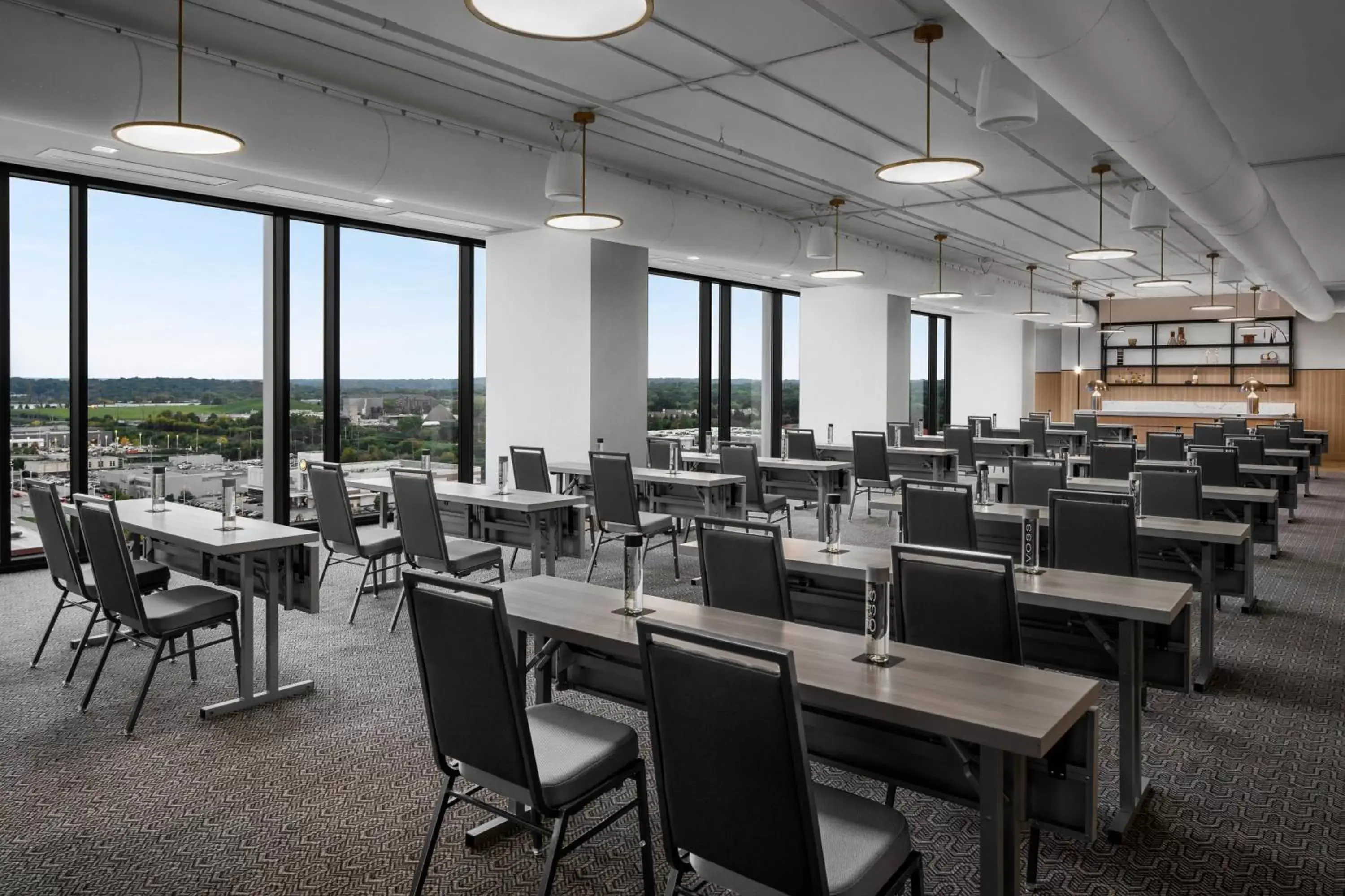 Meeting/conference room, Restaurant/Places to Eat in Renaissance Milwaukee West Hotel