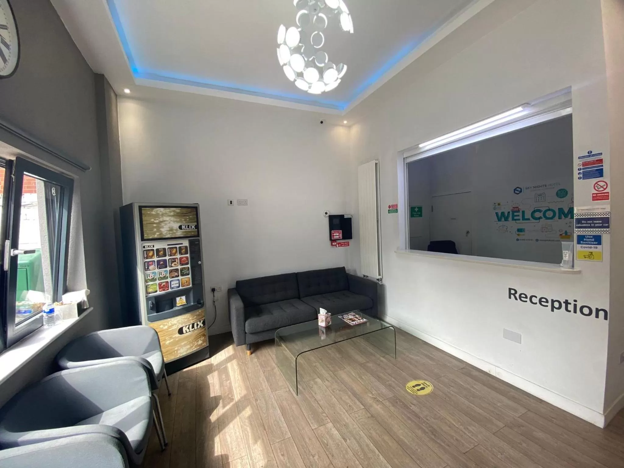 Lobby or reception in Sky Nights Hotel London Heathrow