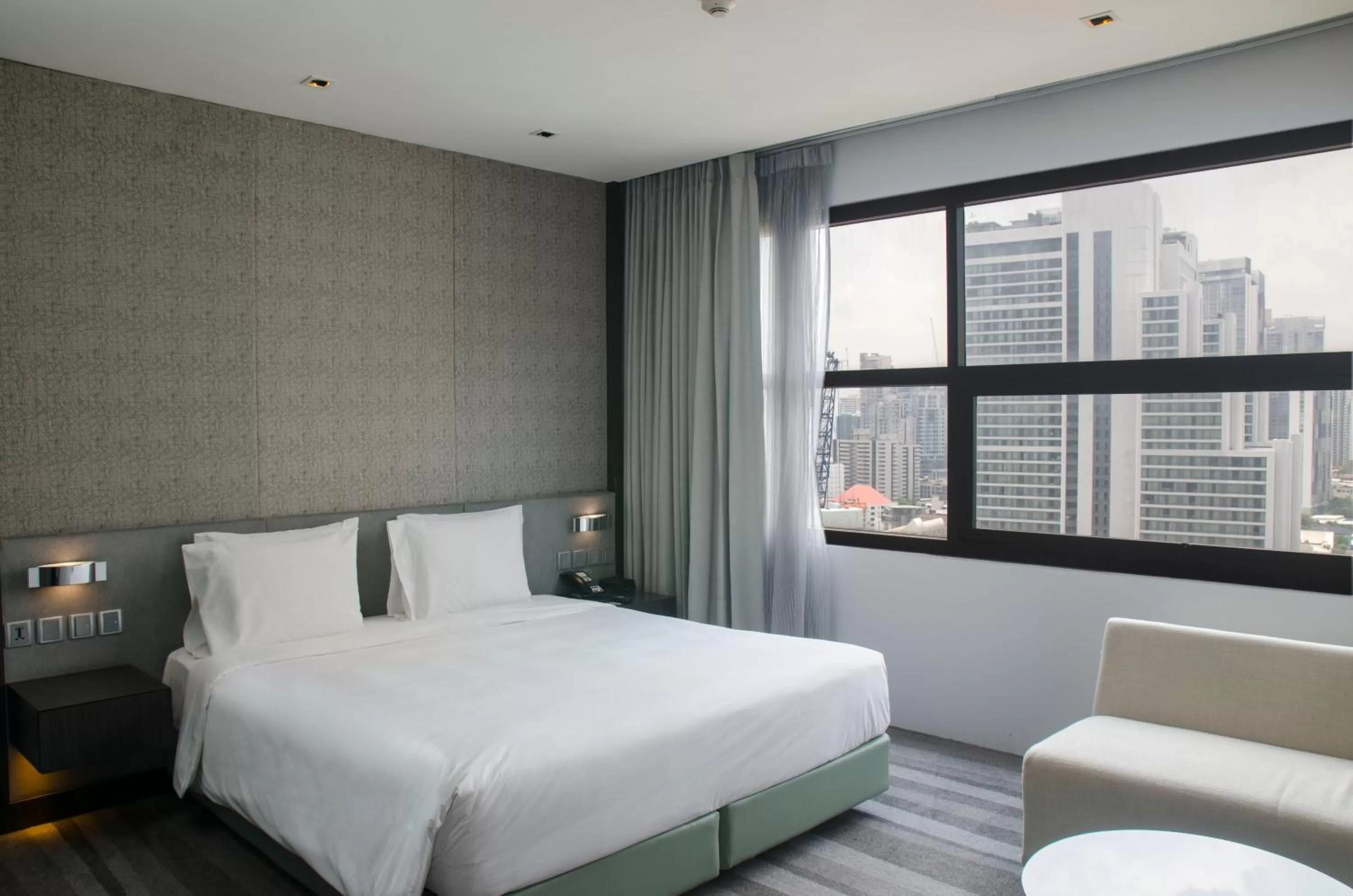 Bedroom, Bed in Holiday Inn Bangkok Sukhumvit by IHG
