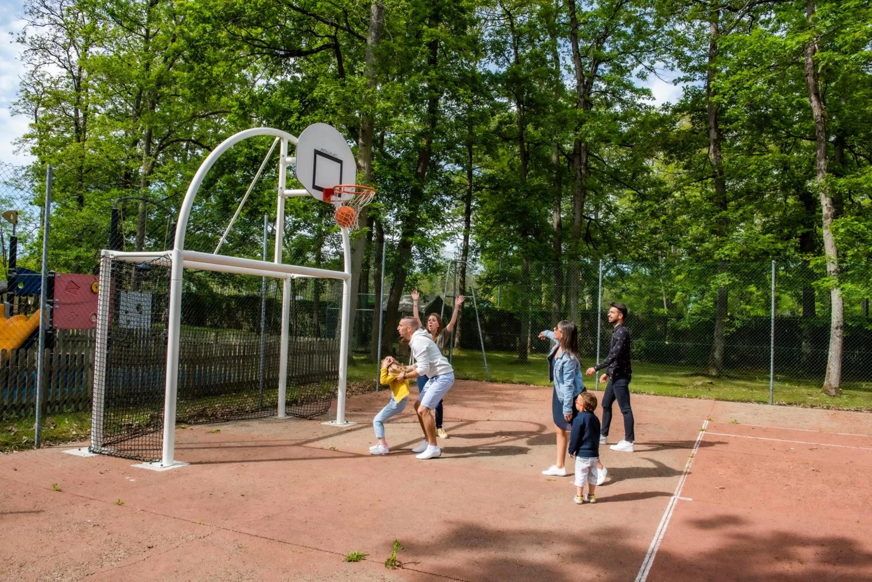 Sports in Novotel Orléans Chemins De Sologne Demeures De Campagne