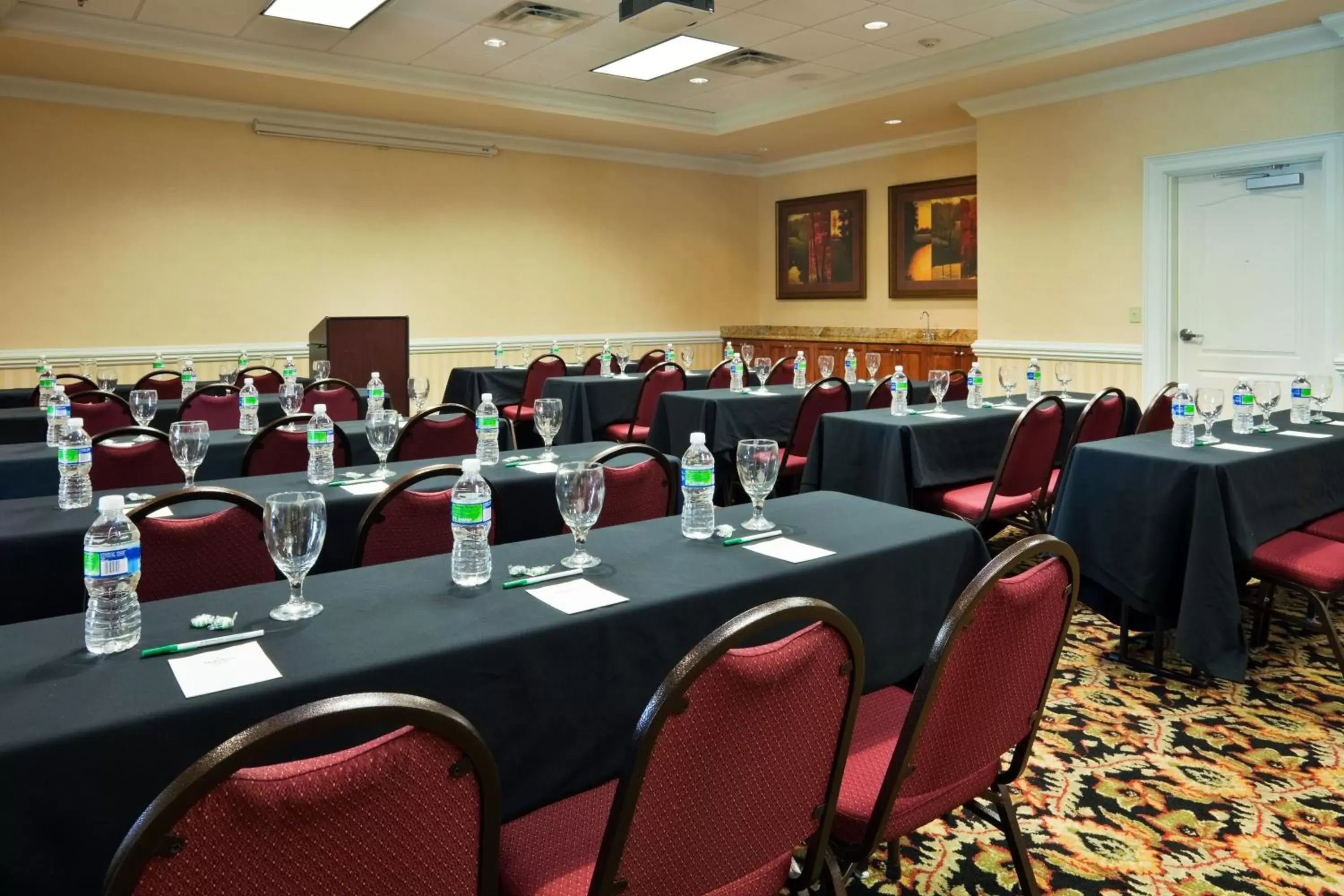 Meeting/conference room in Holiday Inn Valdosta Conference Center, an IHG Hotel