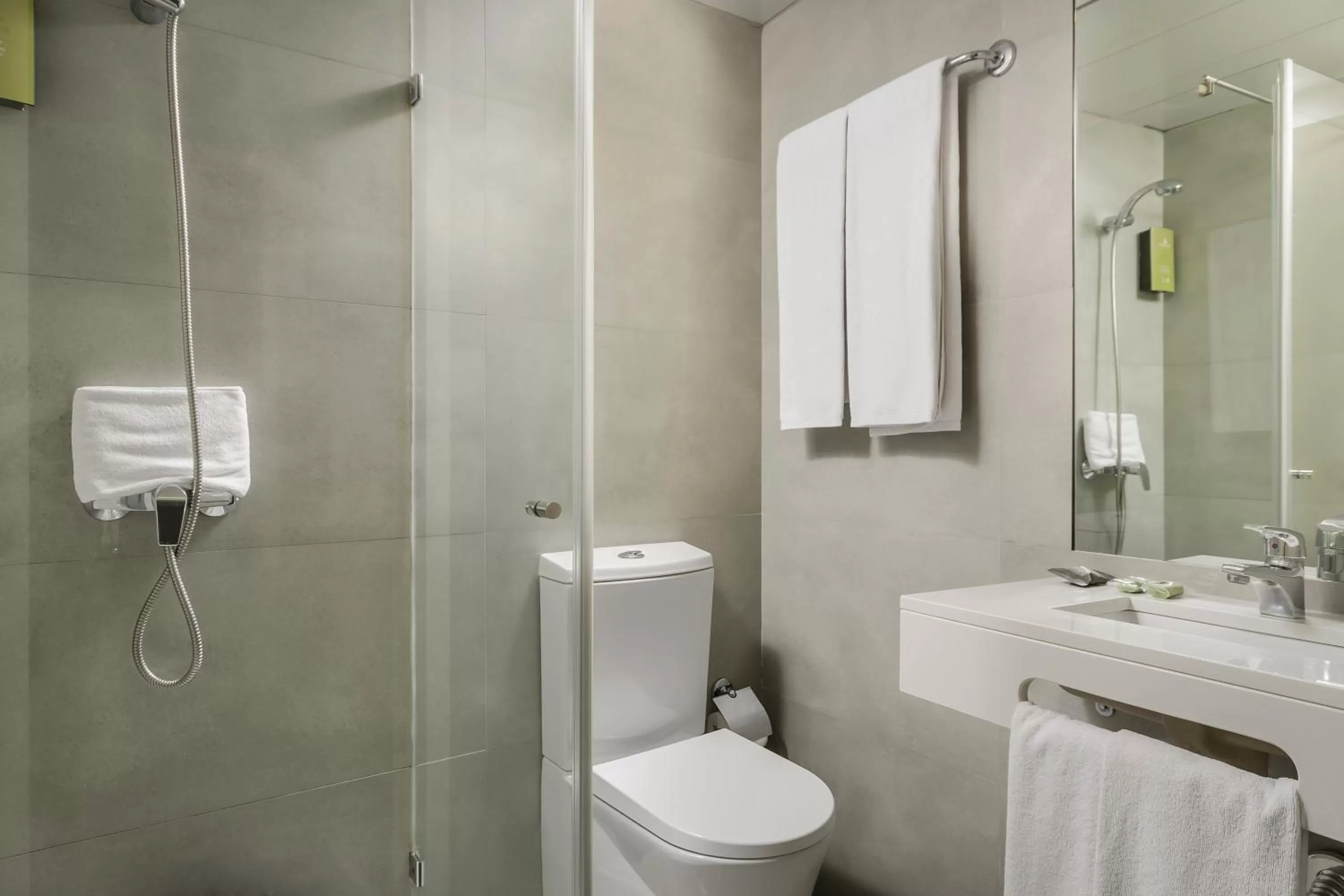 Bathroom in ClipHotel