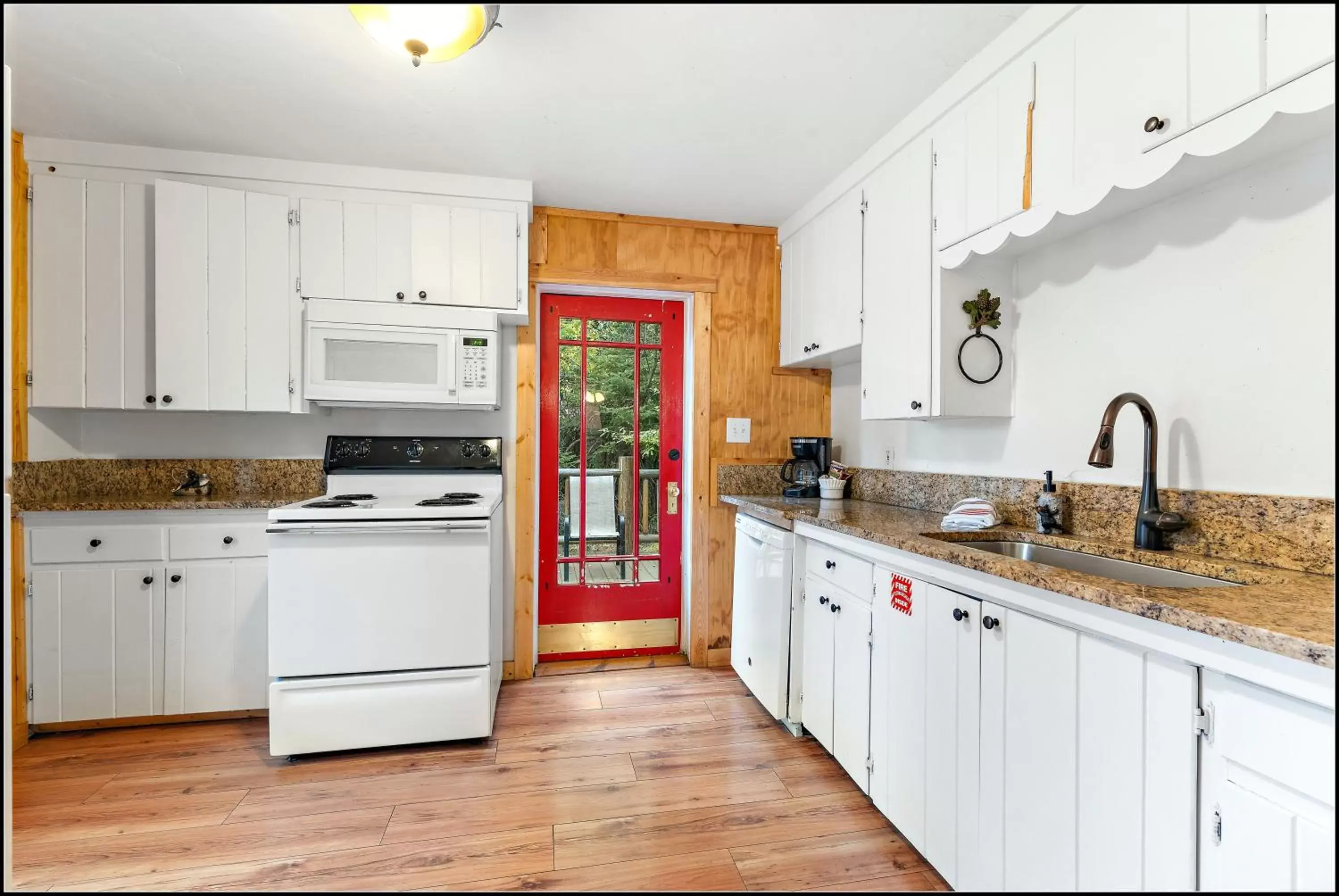 Kitchen or kitchenette, Kitchen/Kitchenette in Brundage Bungalows