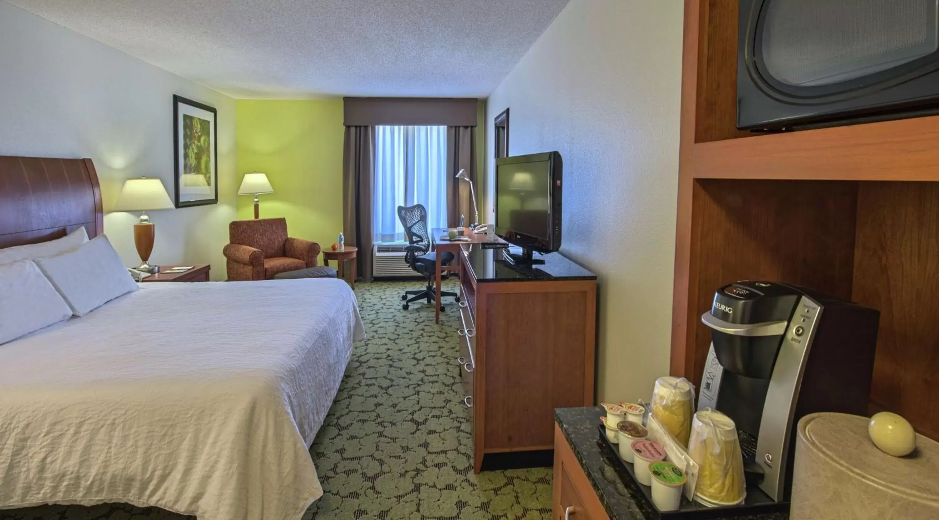 Bedroom in Hilton Garden Inn Auburn/Opelika