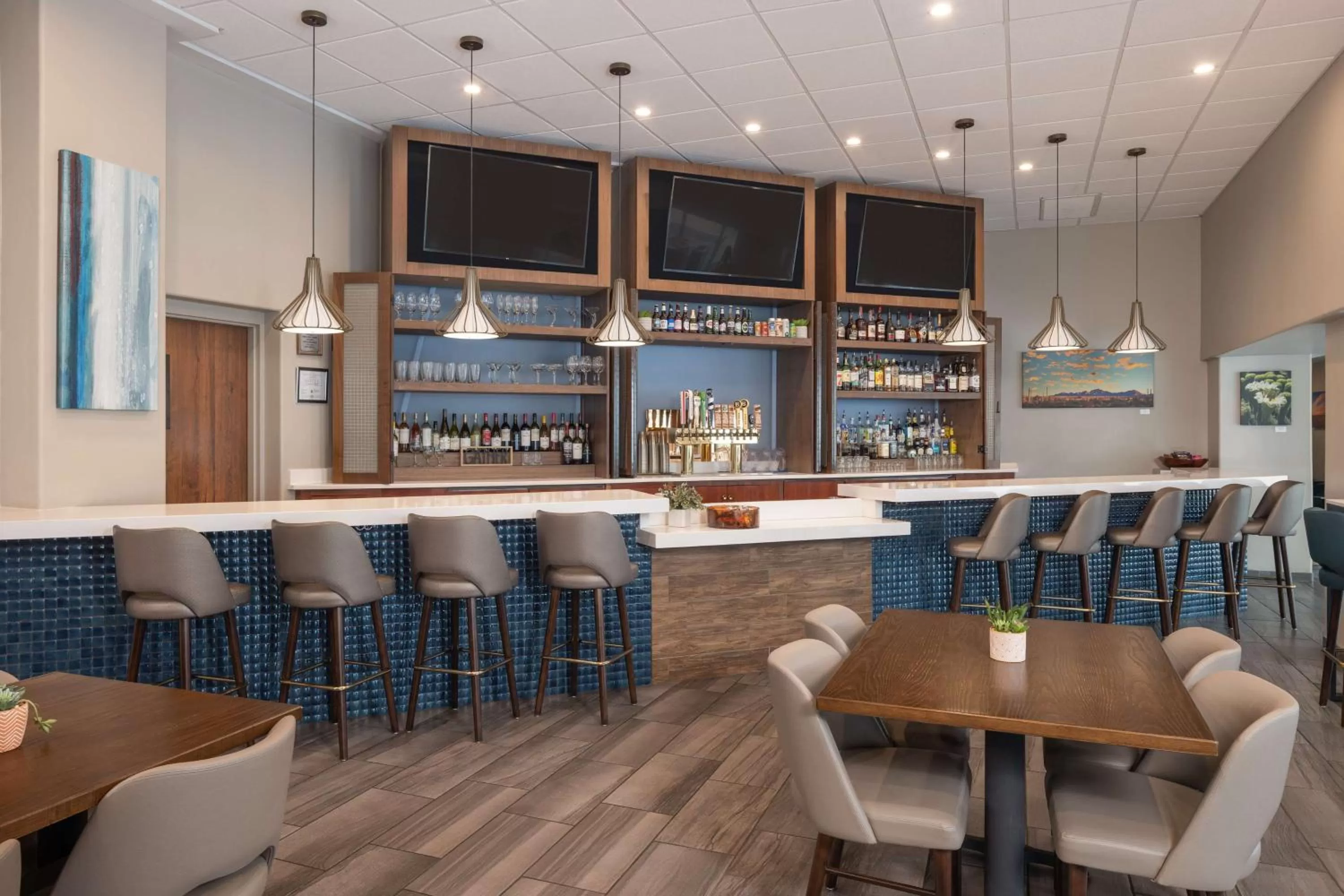 Lounge or bar in Embassy Suites by Hilton Tucson East