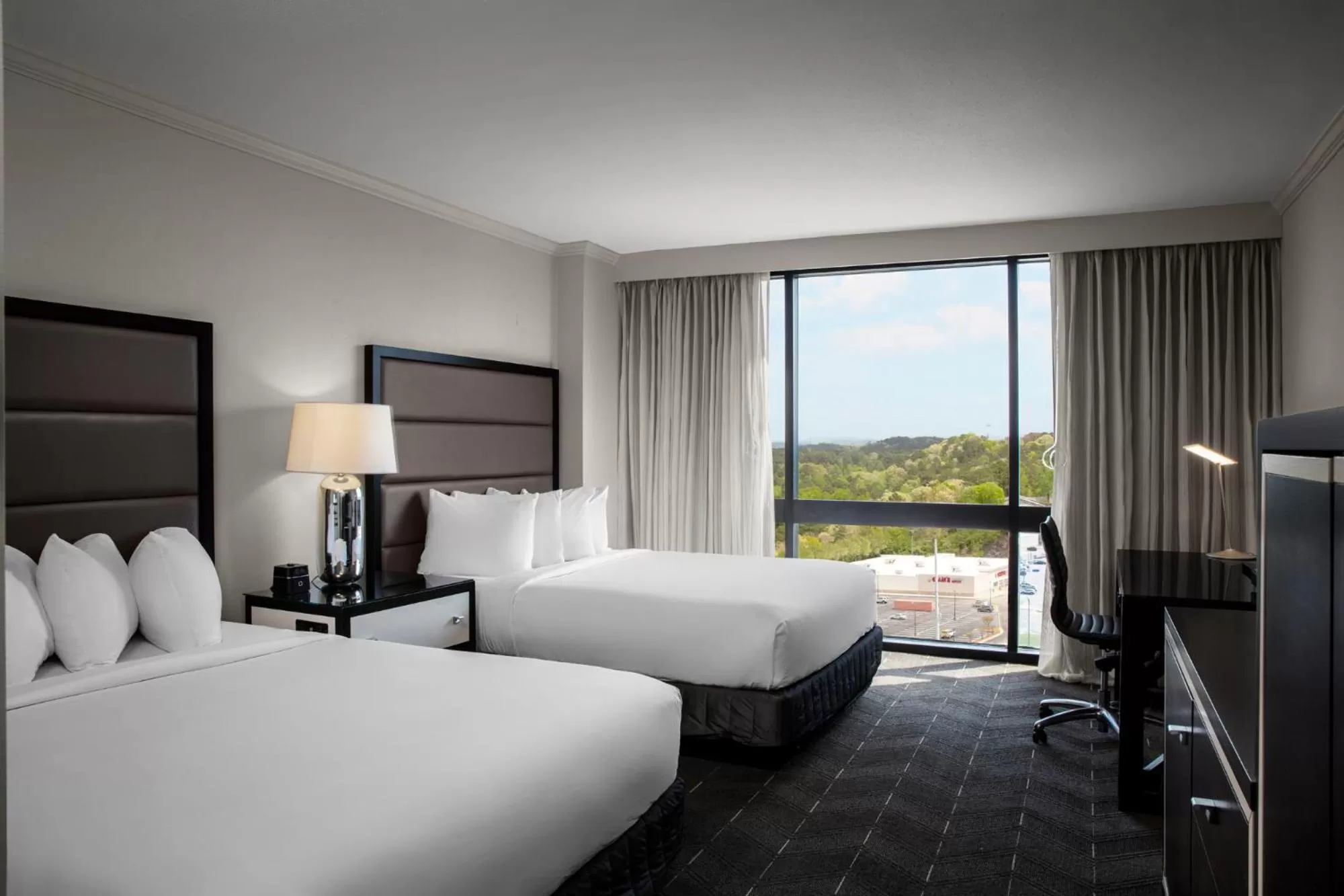 Bedroom, Bed in Hyatt Regency Birmingham - The Wynfrey Hotel