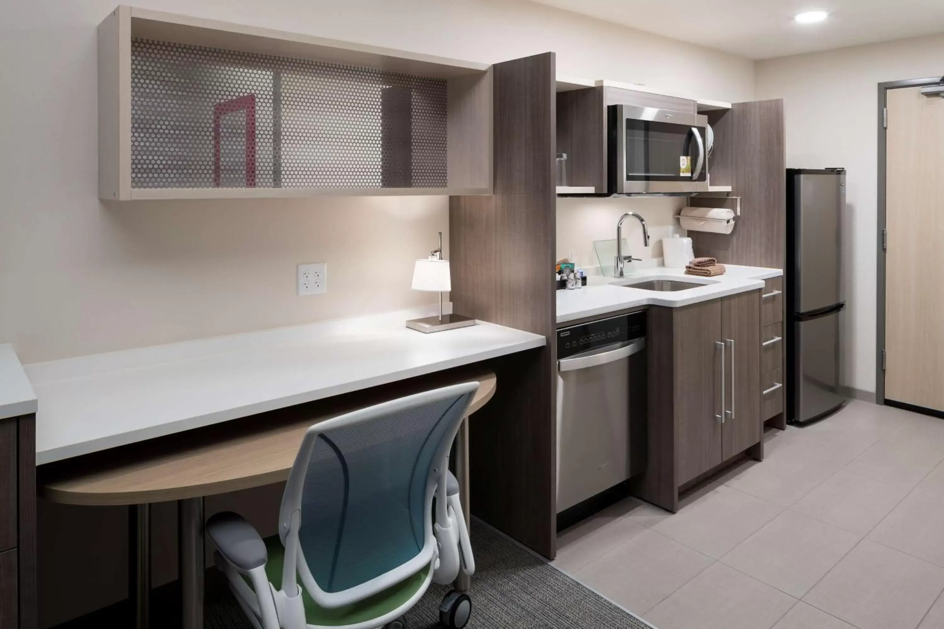 Bedroom, Kitchen/Kitchenette in Home2 Suites By Hilton Cape Canaveral Cruise Port