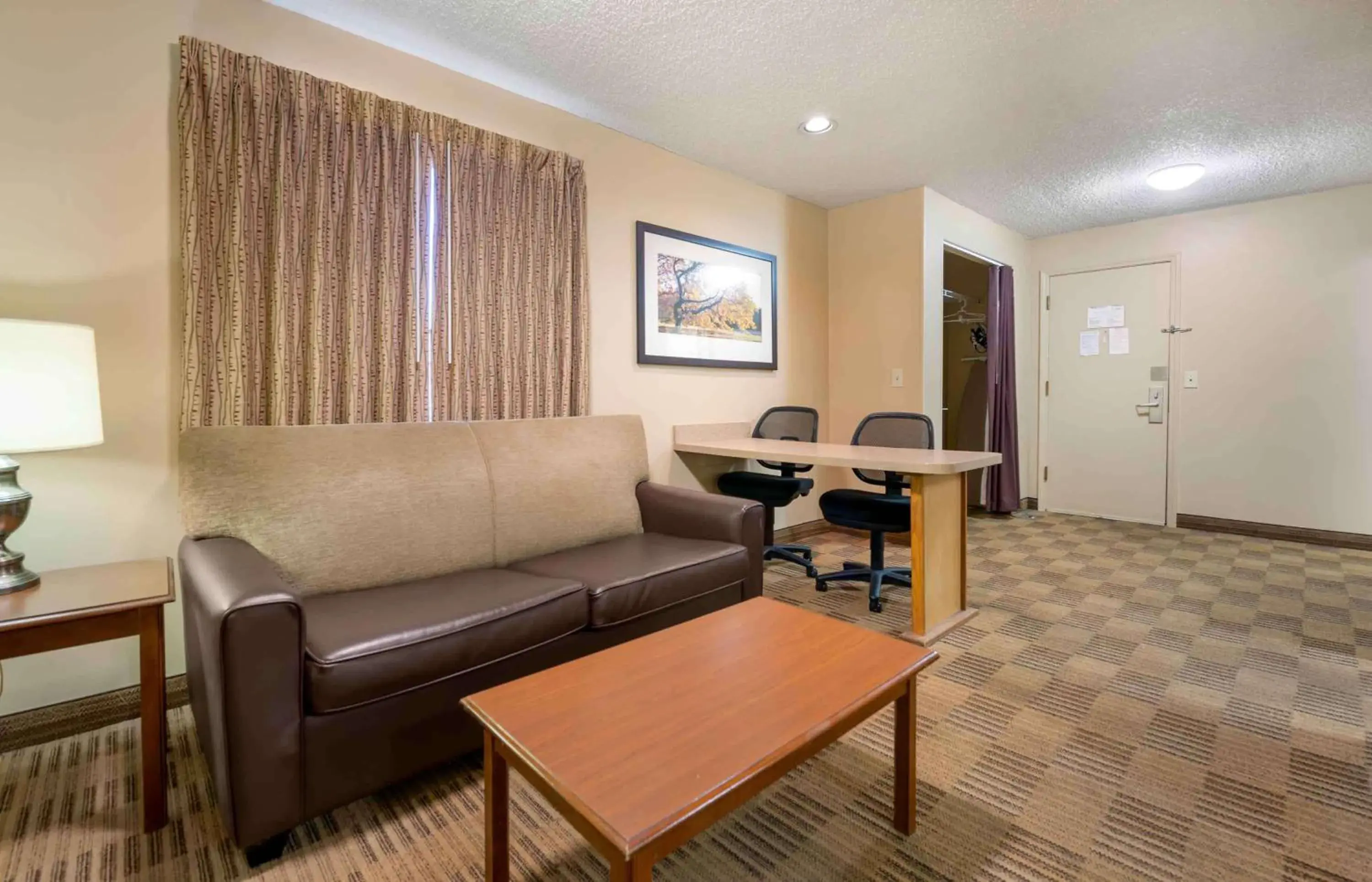 Bedroom, Seating Area in Extended Stay America Suites - Cincinnati - Blue Ash - Reagan Hwy