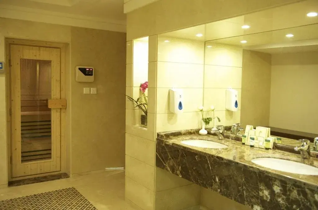 Bathroom in Grand Bellevue Hotel Apartment Dubai
