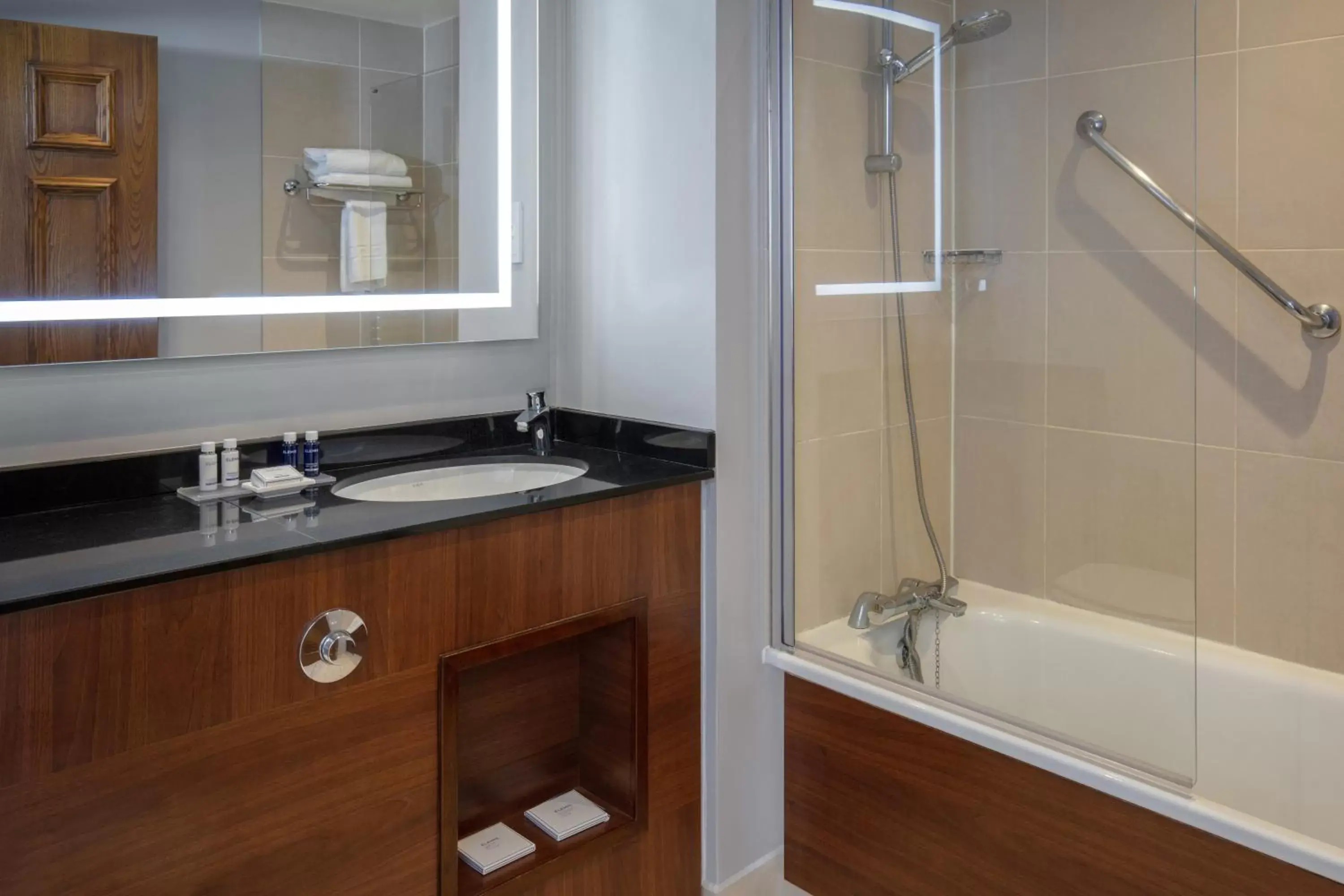 Shower, Bathroom in Dunston Hall Hotel, Spa & Golf Resort