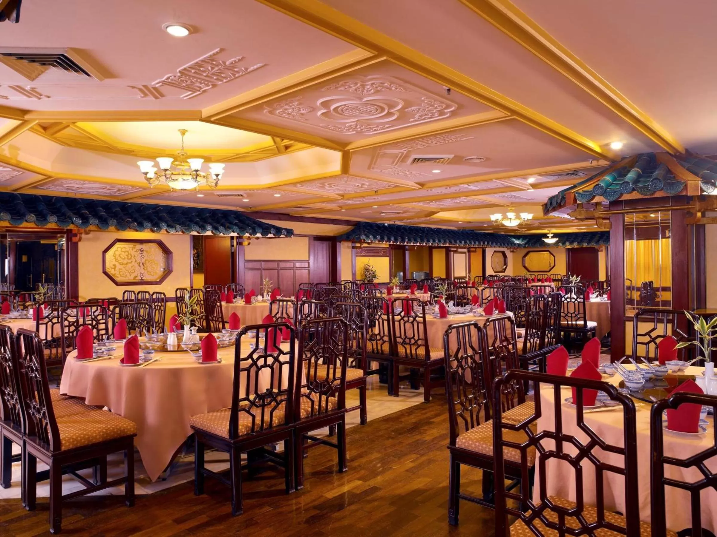 Restaurant/places to eat in Bayview Hotel Melaka