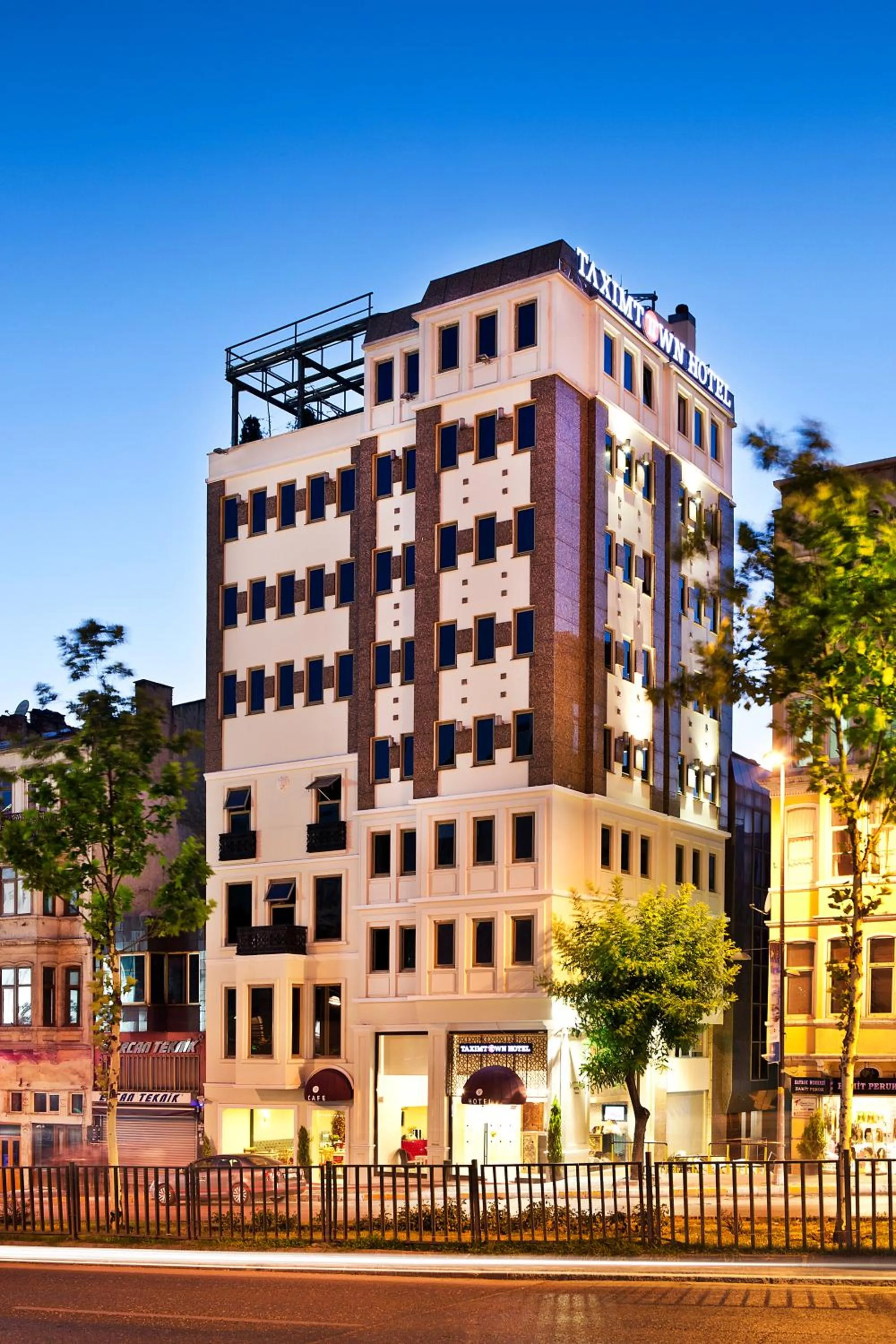 Property building in Taximtown Hotel