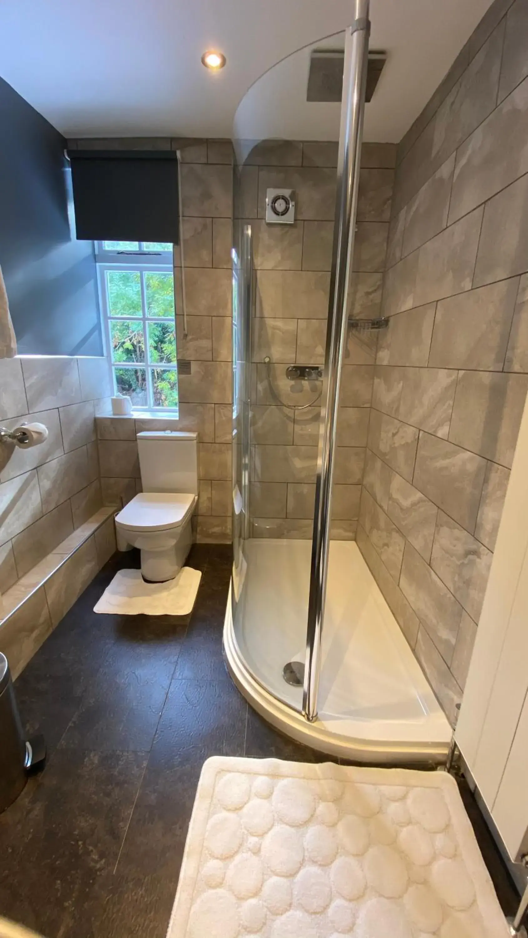 Bathroom in Hickman Hill Hotel
