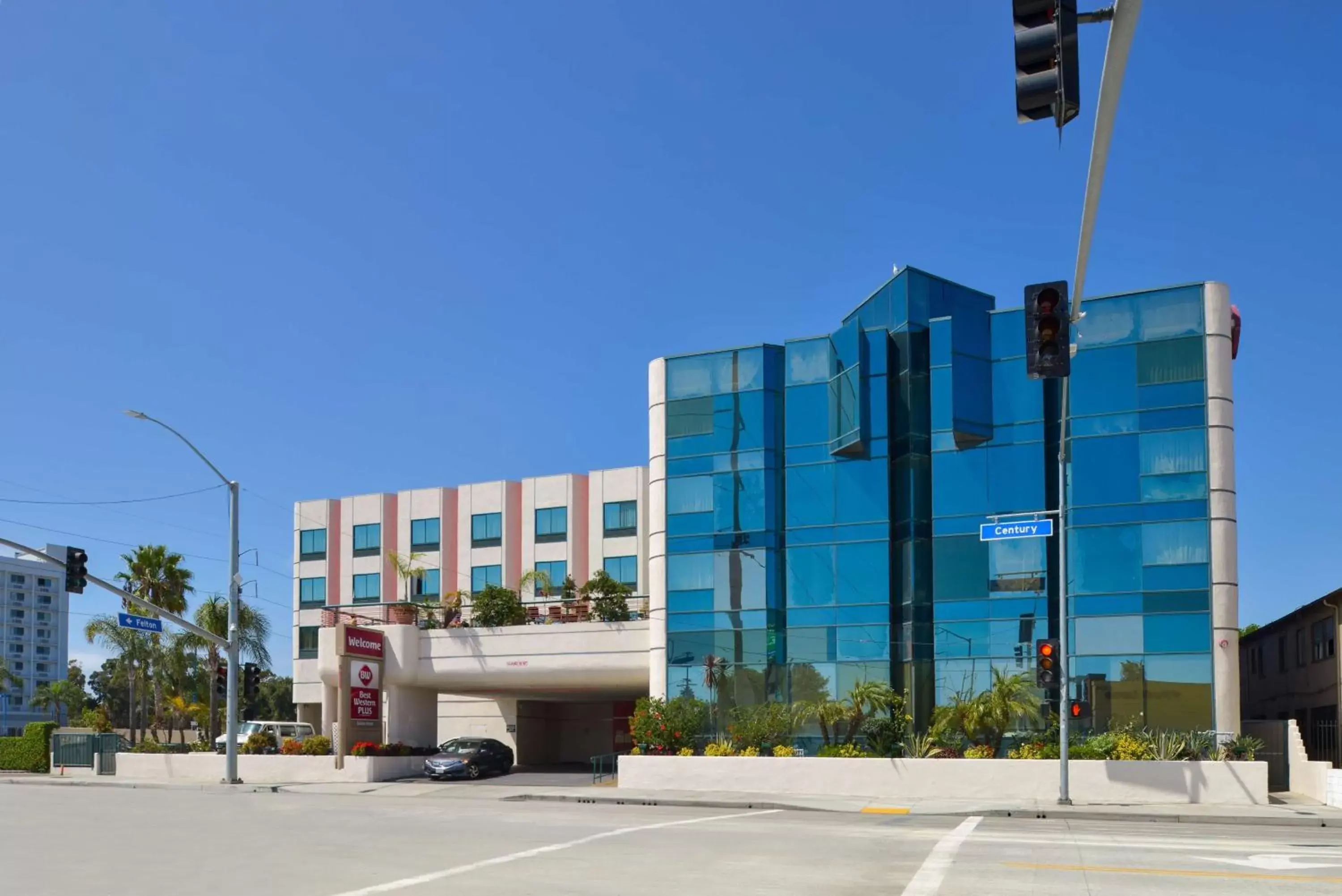 Property Building in Best Western Plus Suites Hotel - Los Angeles LAX Airport