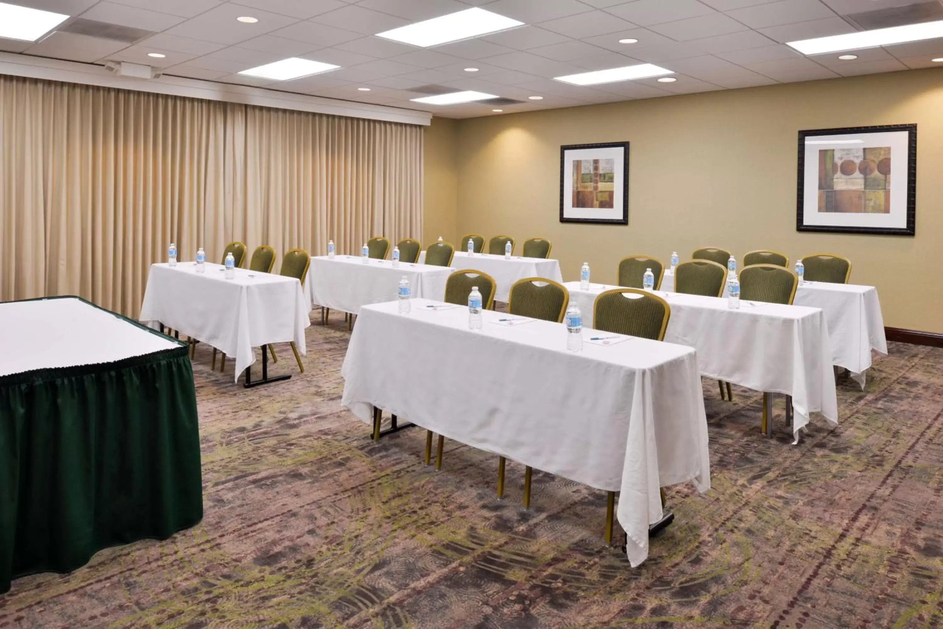 Meeting/conference room in Homewood Suites by Hilton Fresno
