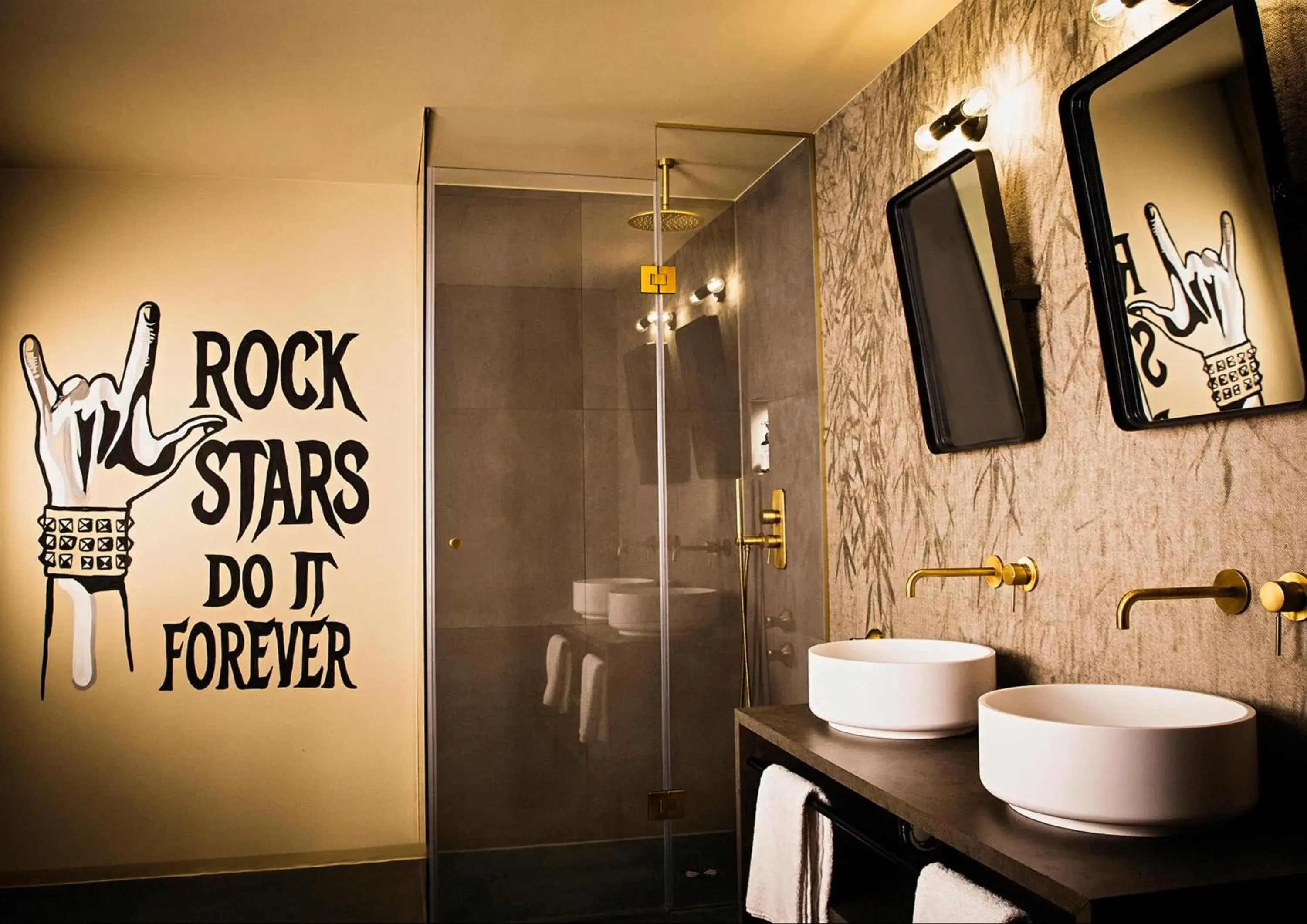 Bathroom in JAMS Music Hotel Munich