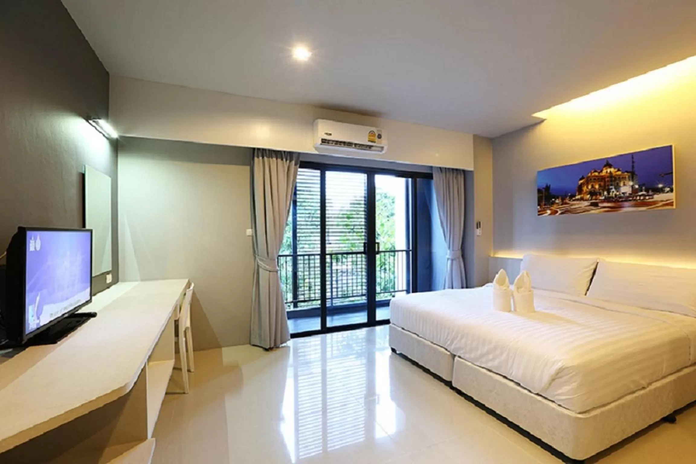 Bedroom, Bed in Hatyai Signature Hotel