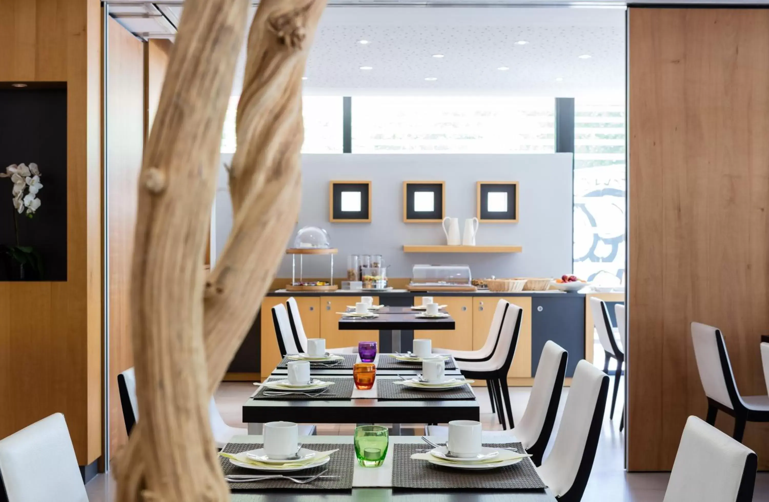 Restaurant/places to eat in Hôtel Rotonde Aix-en-Provence centre Restaurant/places to eat in Hôtel Rotonde Aix-en-Provence centre