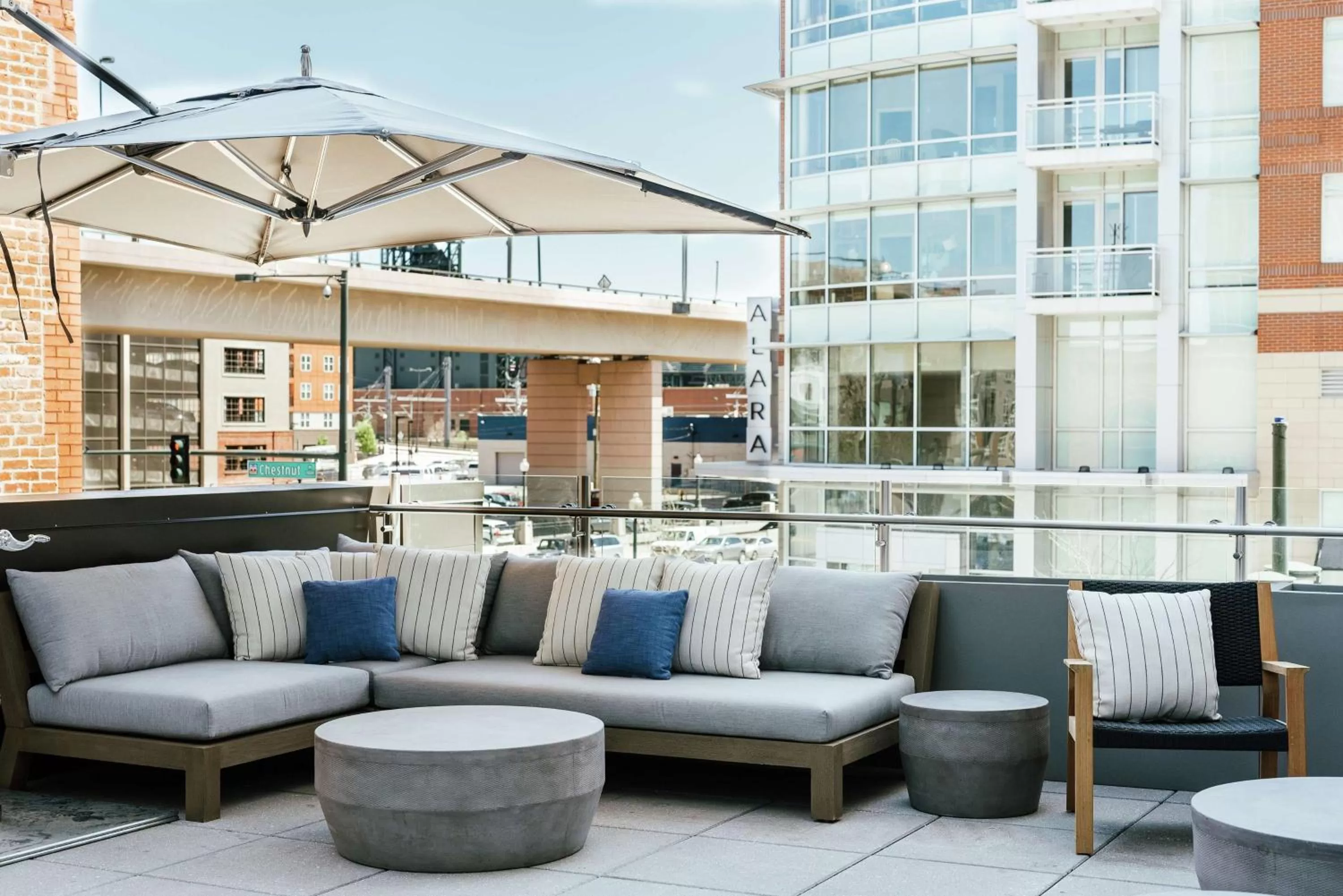 Patio in Hilton Garden Inn Denver Union Station