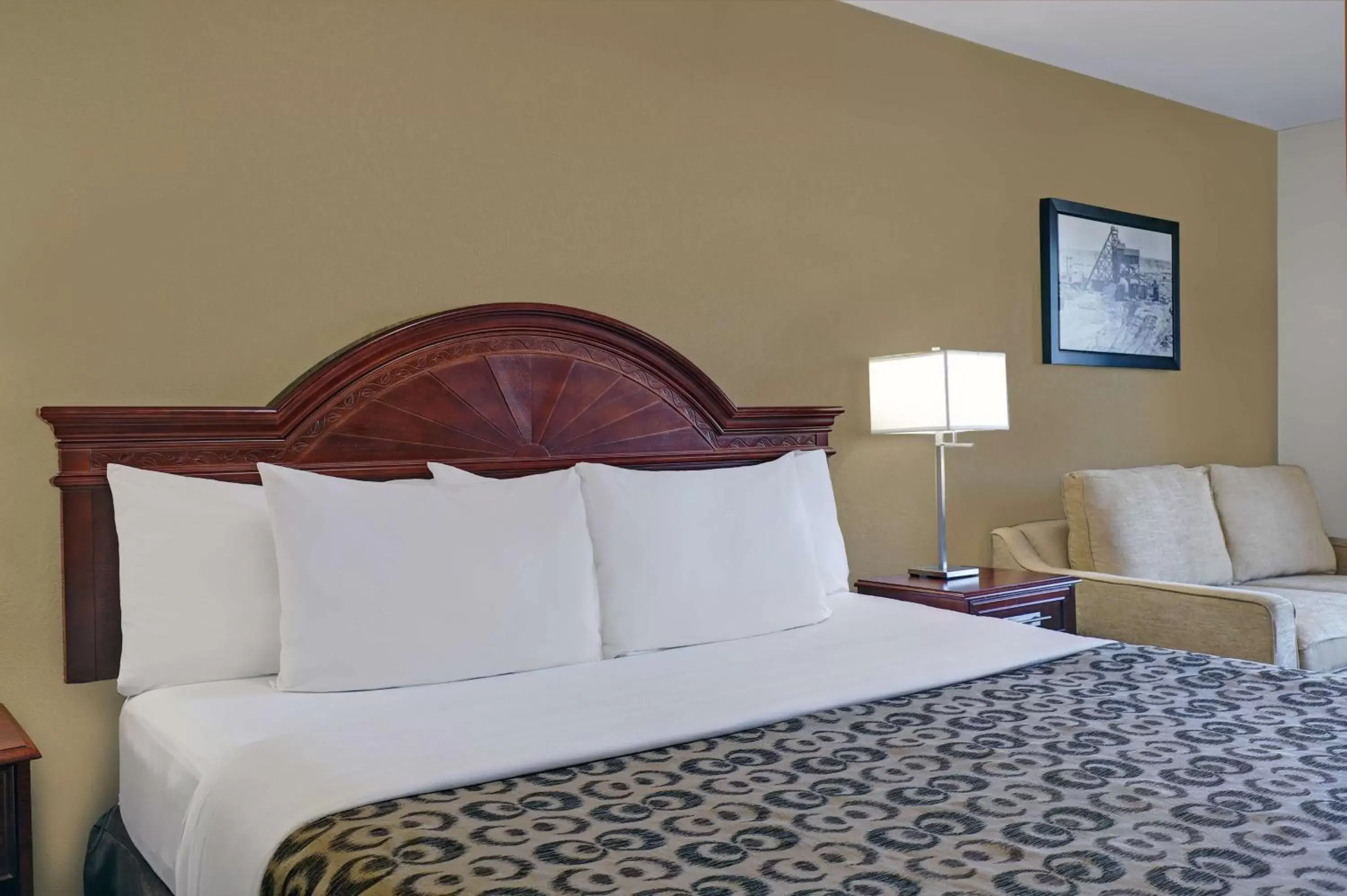 Bedroom, Bed in SureStay Plus Hotel by Best Western Drumheller