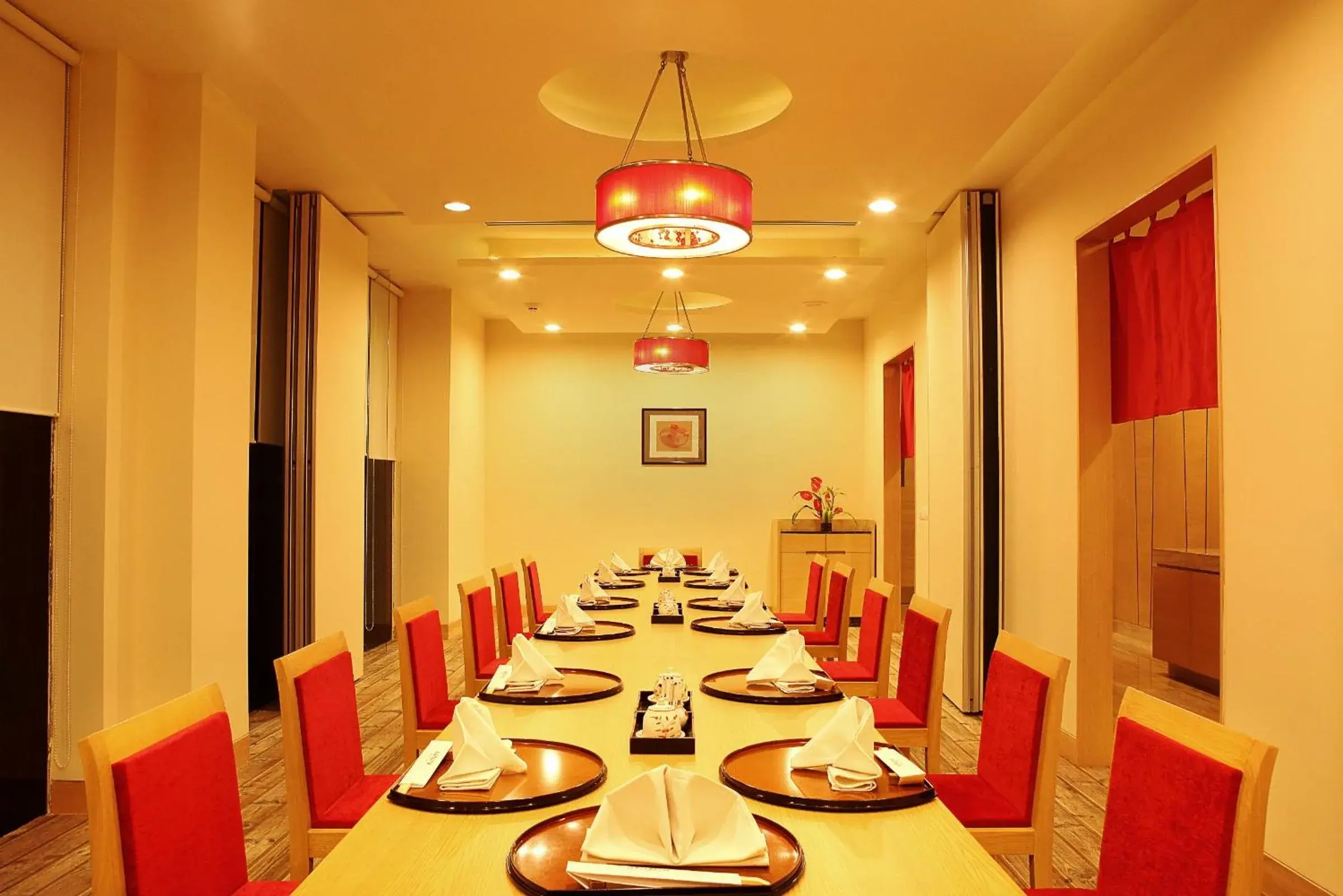 Restaurant/Places to Eat in The Metropolitan Hotel New Delhi