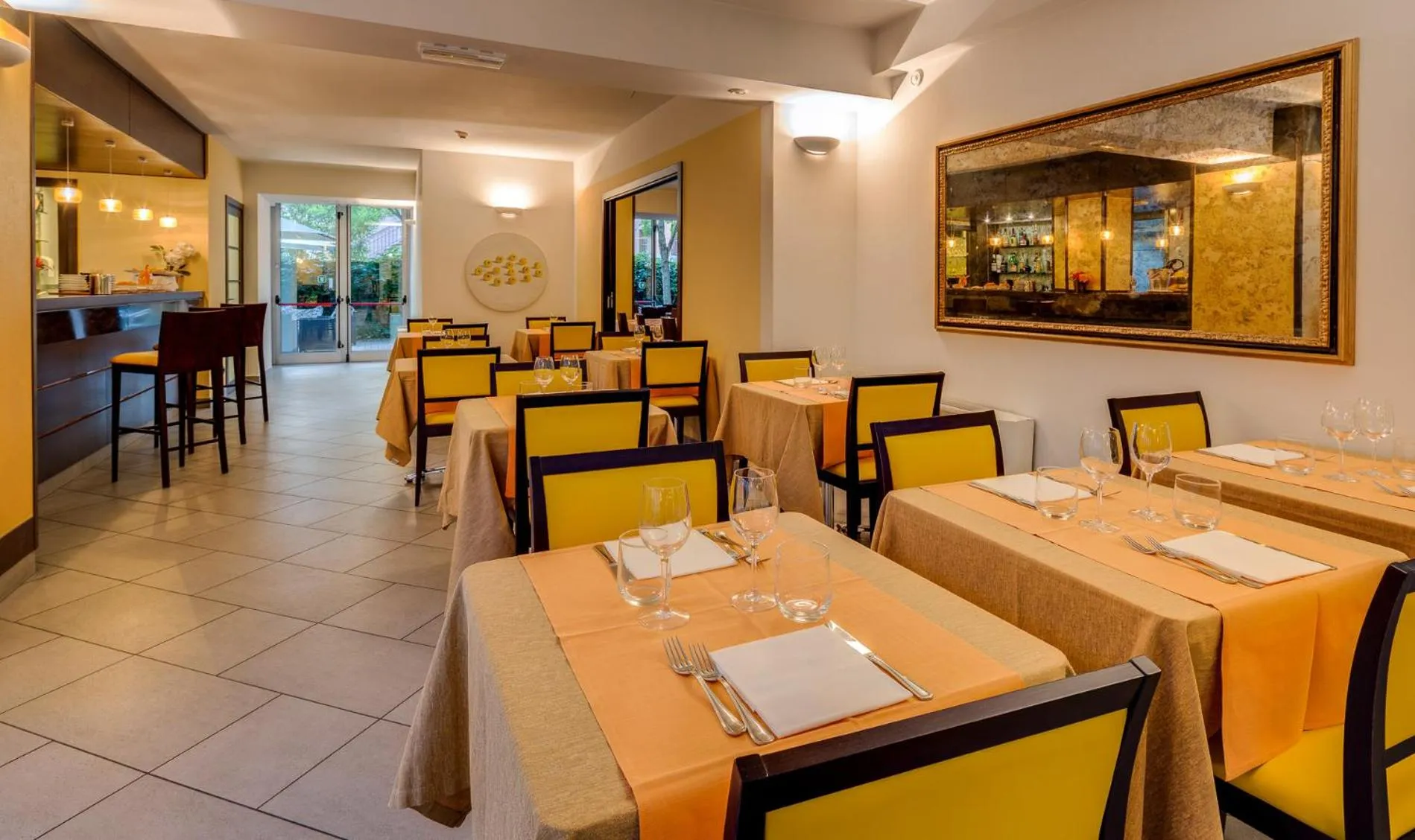 Restaurant/places to eat in Best Western City Hotel