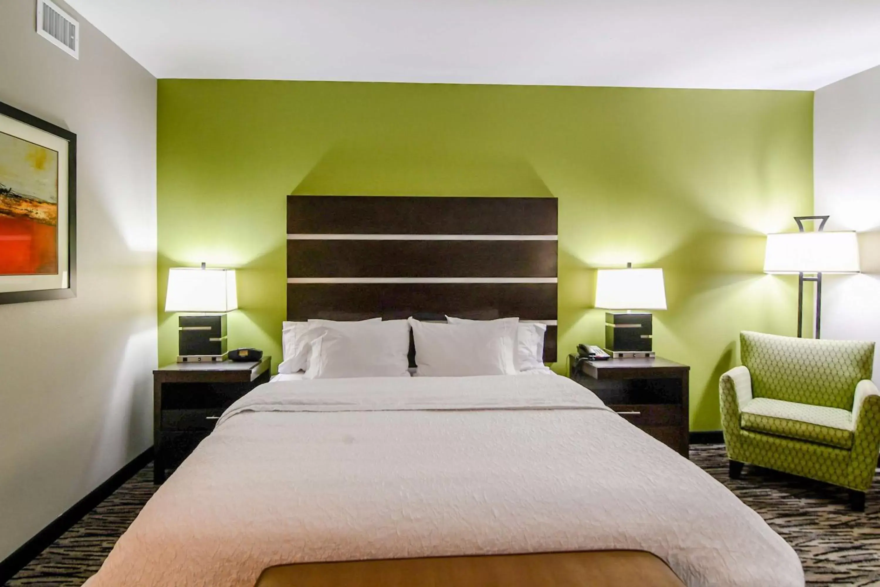 Bed in Hampton Inn Foley Bed in Hampton Inn Foley