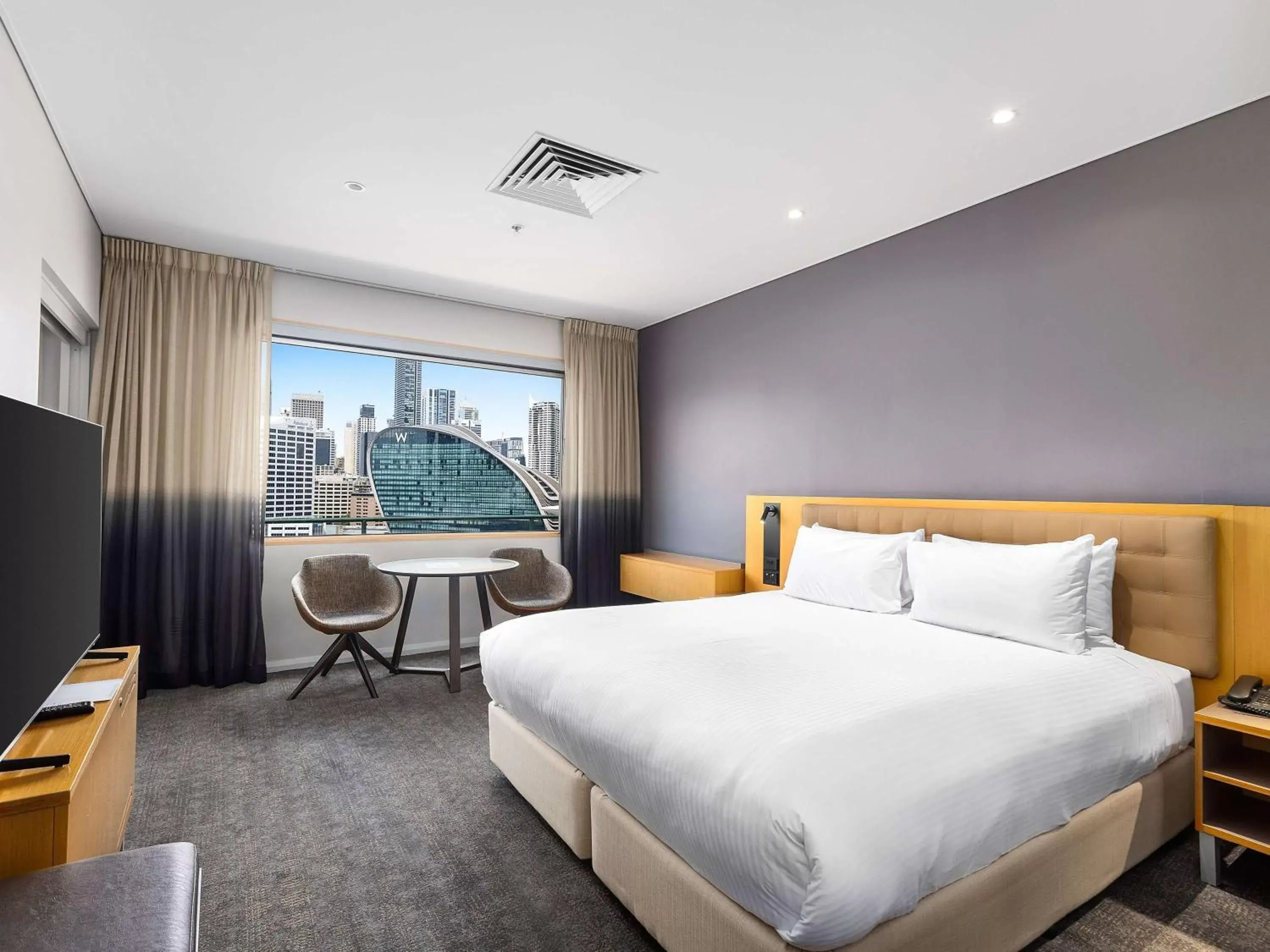 Bedroom in Novotel Sydney Darling Harbour