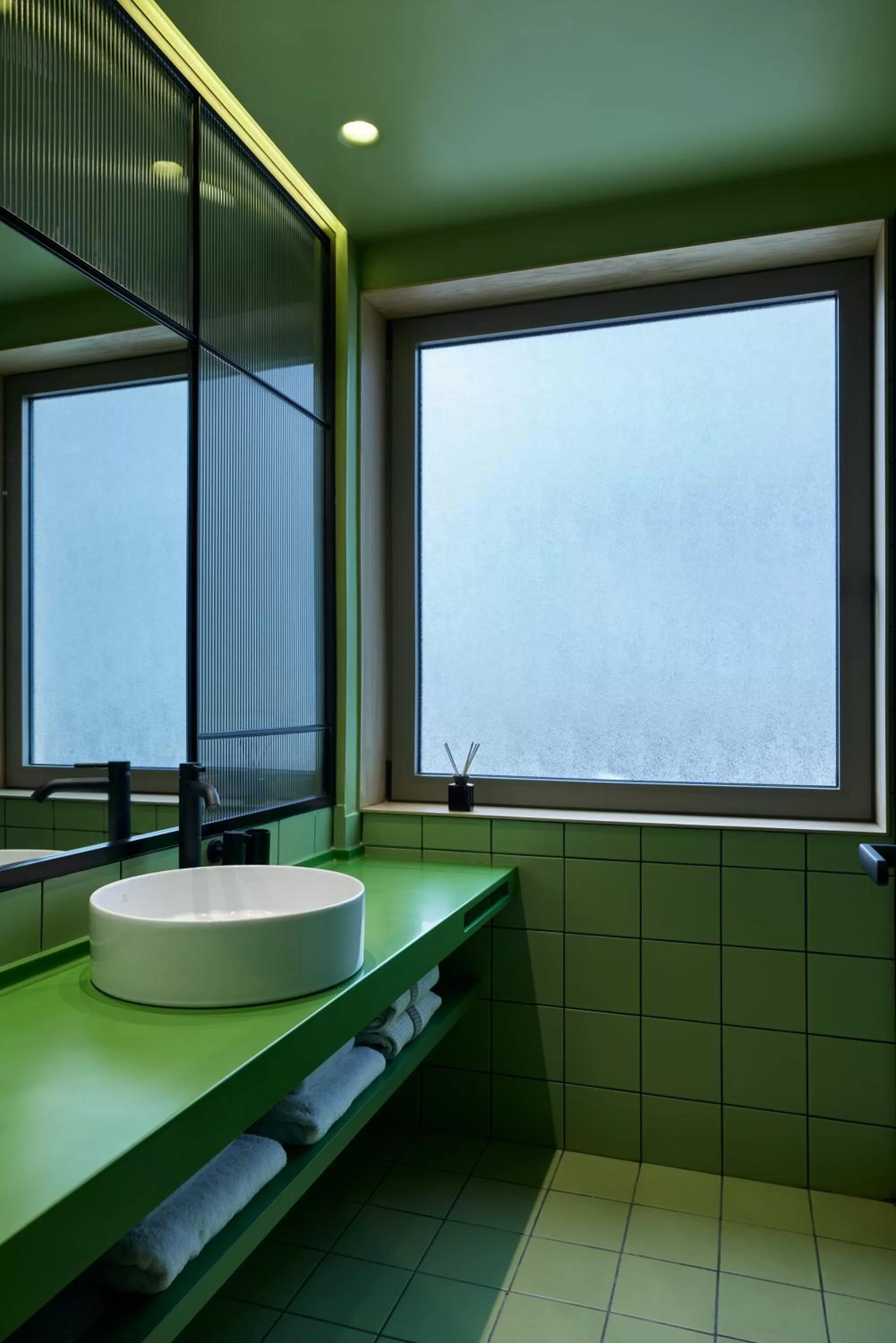 DWELL - Elegant City Stay