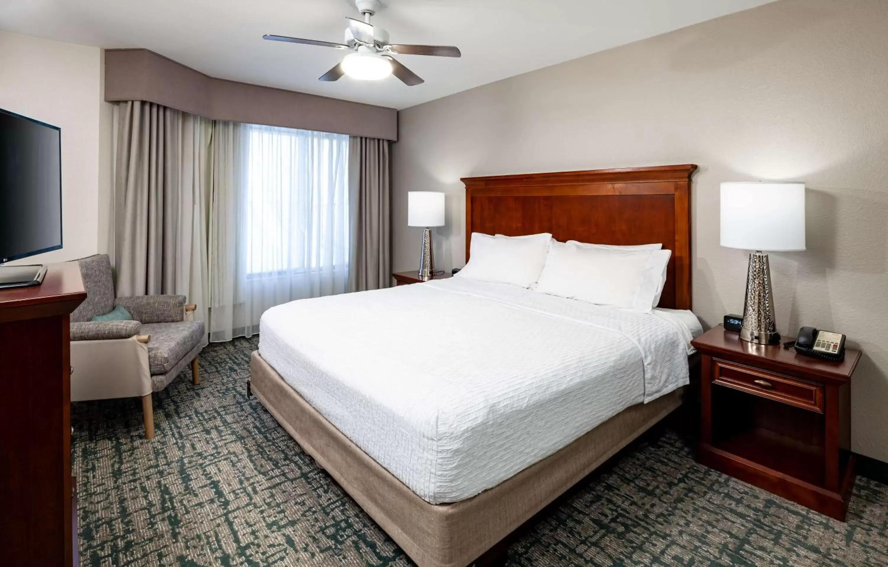 Bed in Homewood Suites by Hilton Jacksonville-South/St. Johns Ctr.