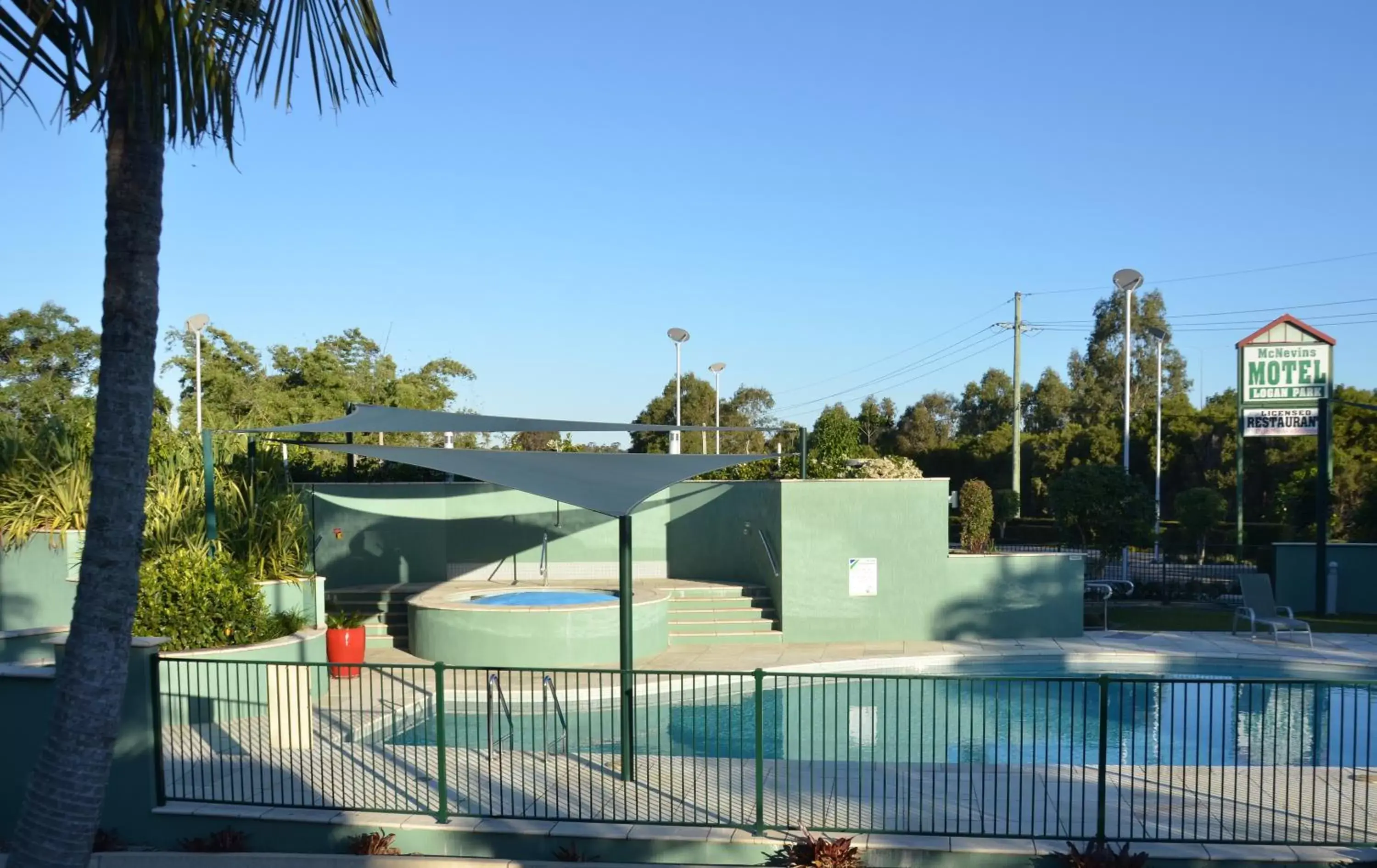 Day, Swimming Pool in McNevins Logan Park Motel