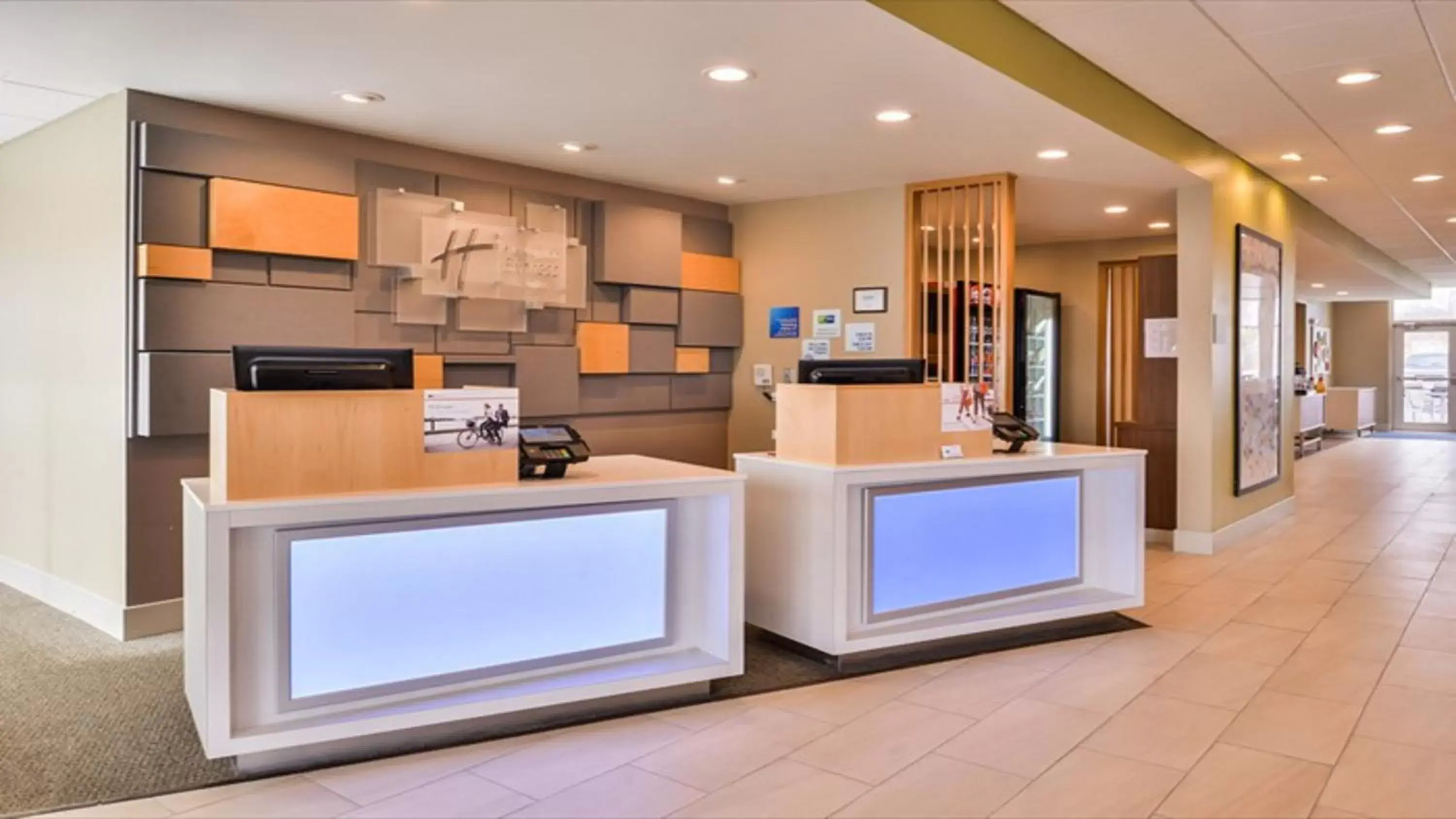 Property building, Lobby/Reception in Holiday Inn Express & Suites - Parkersburg East, an IHG Hotel