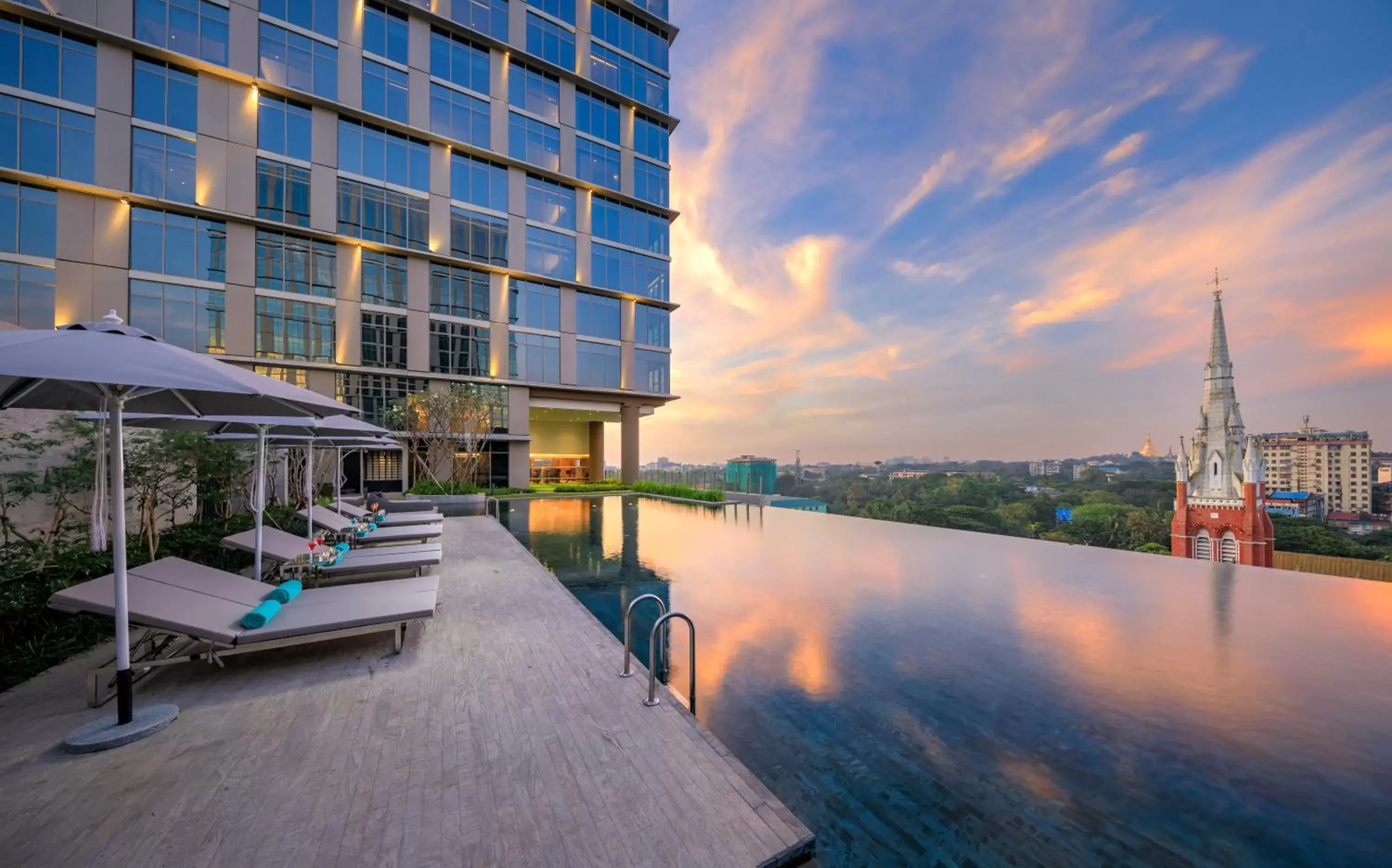 Swimming Pool in Pan Pacific Yangon