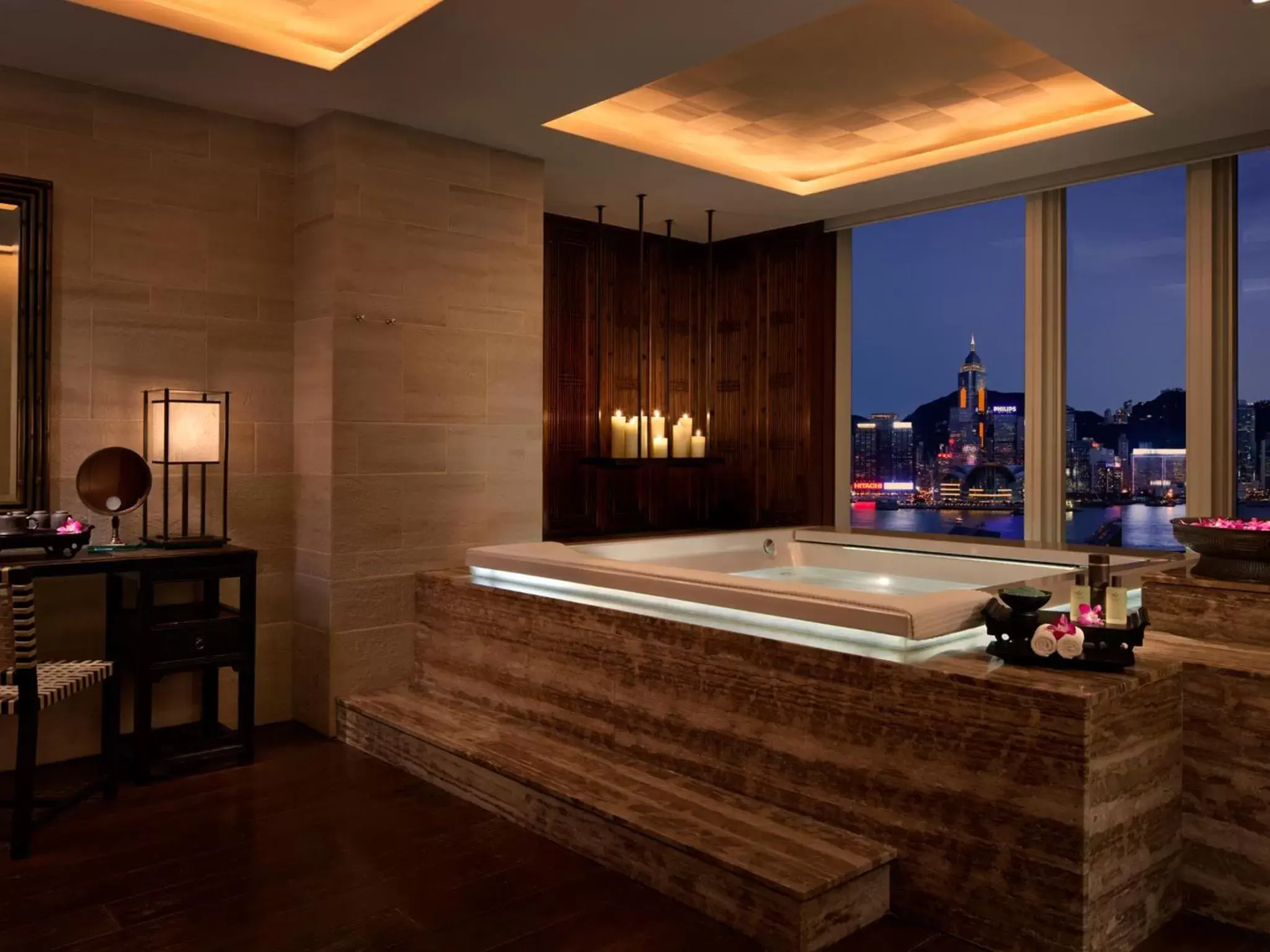 Hot Tub in The Peninsula Hong Kong