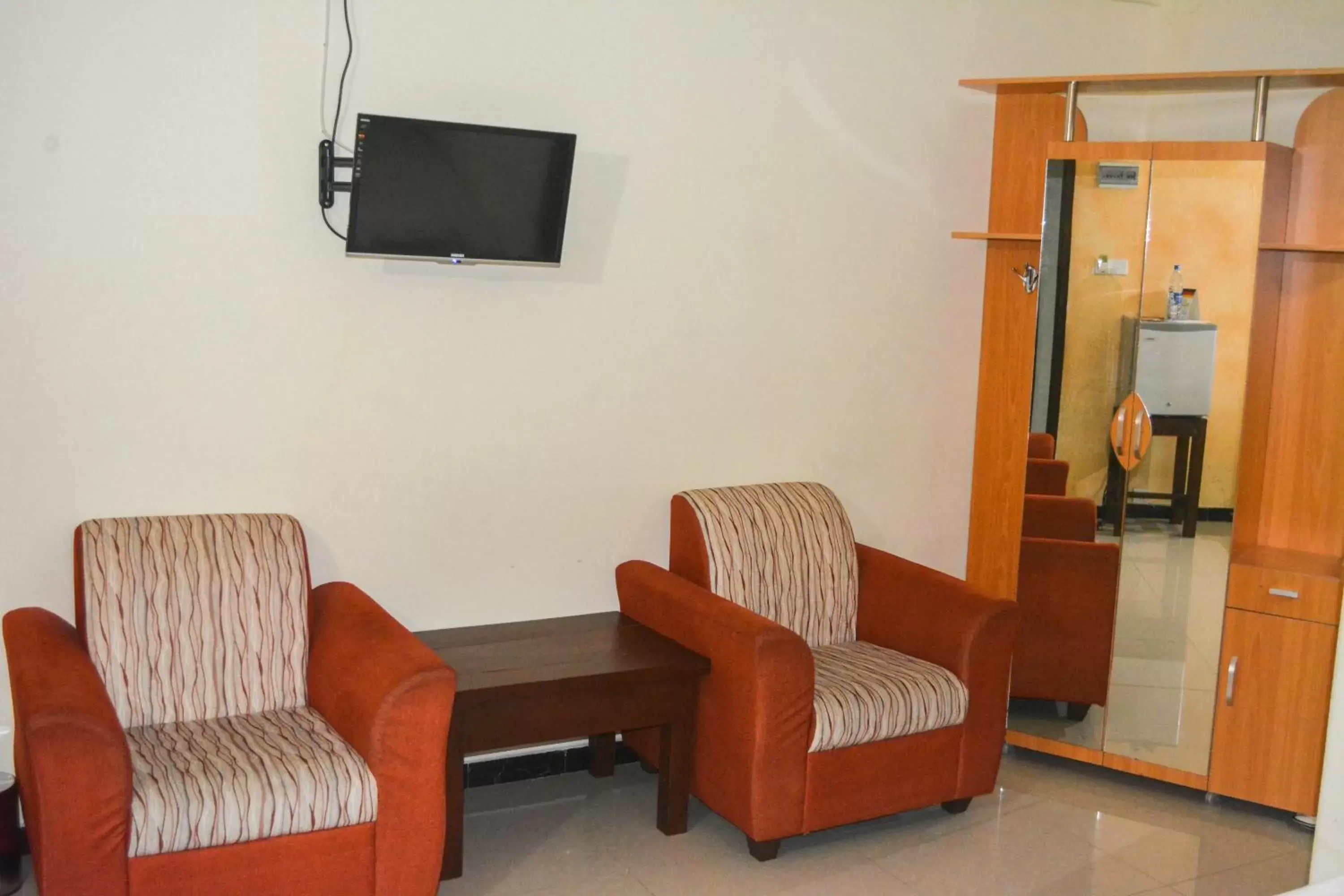 TV and multimedia, Seating Area in Saasha City Hotel