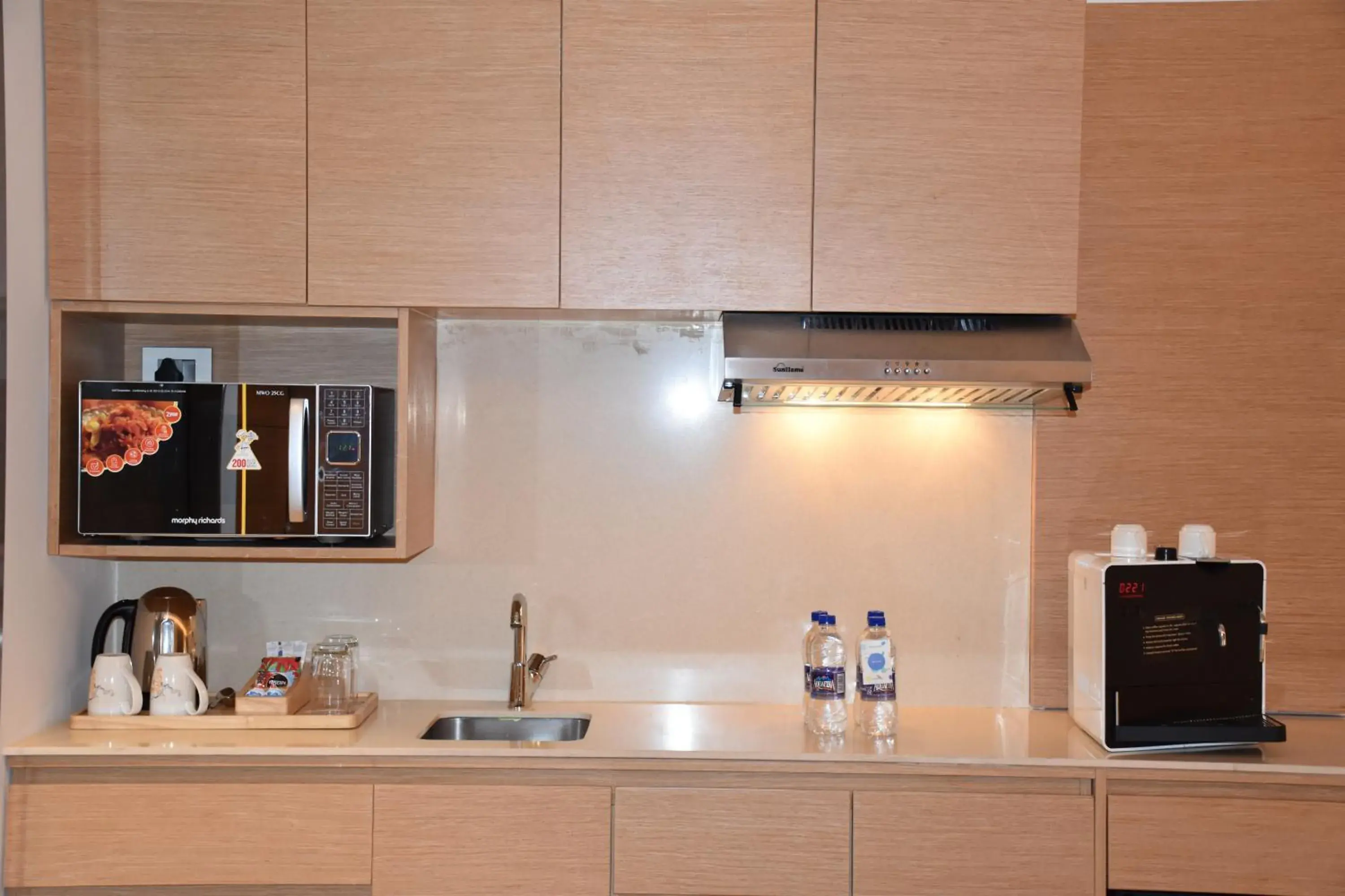 Coffee/tea facilities, Kitchen/Kitchenette in Novotel Vijayawada Varun