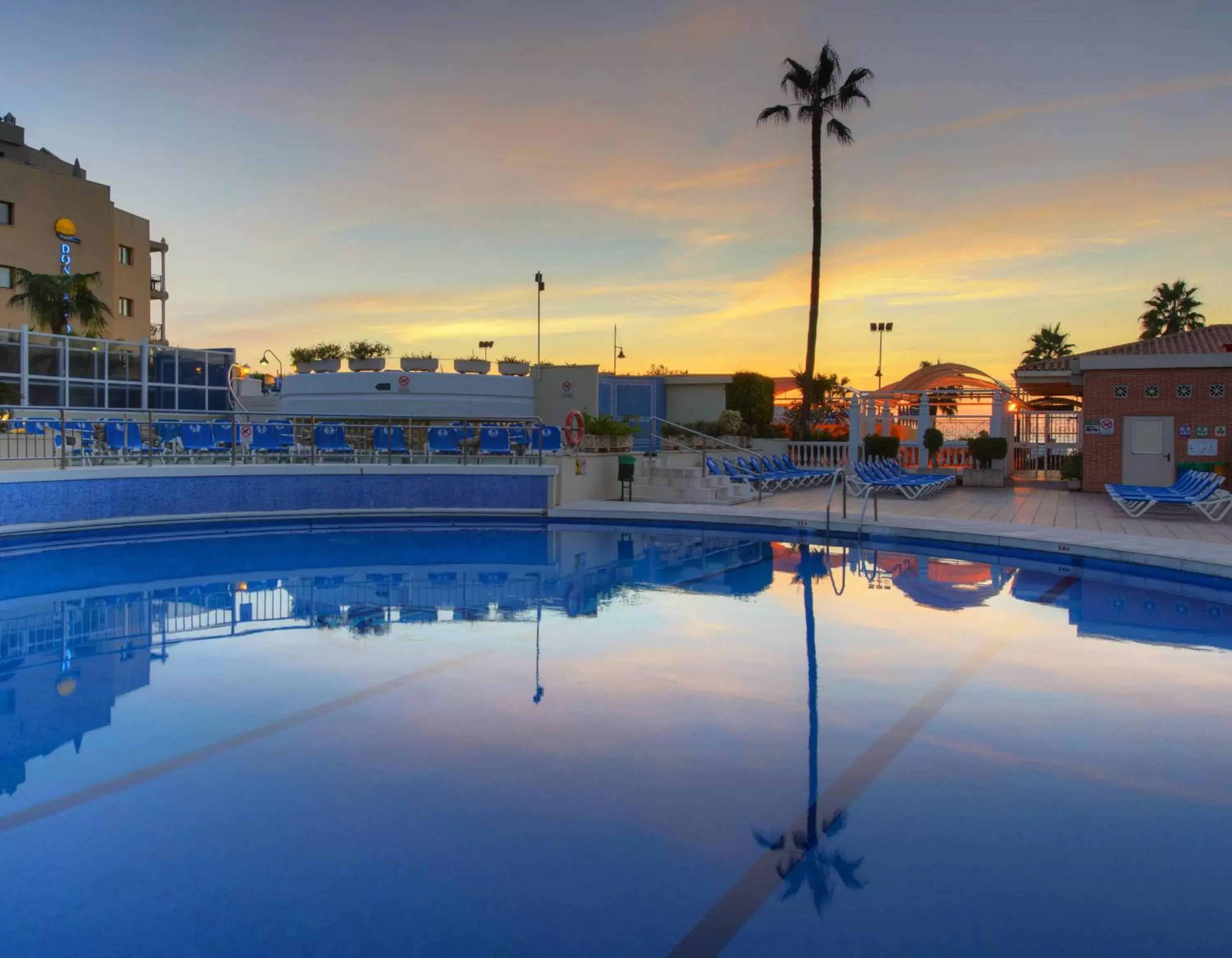 Swimming pool, Sunrise/Sunset in Sol Torremolinos - Don Pablo