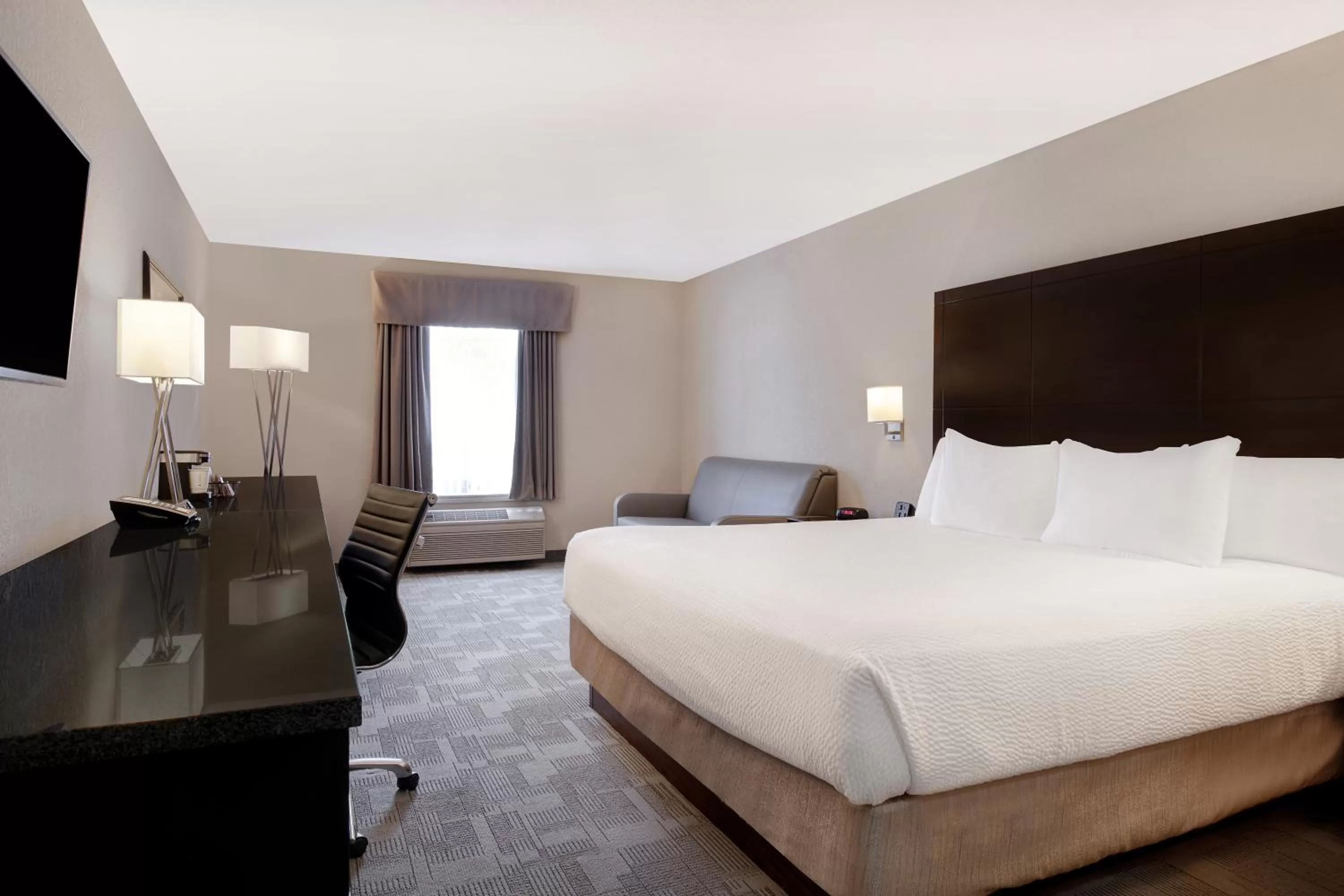 Bed in Days Inn by Wyndham Medicine Hat