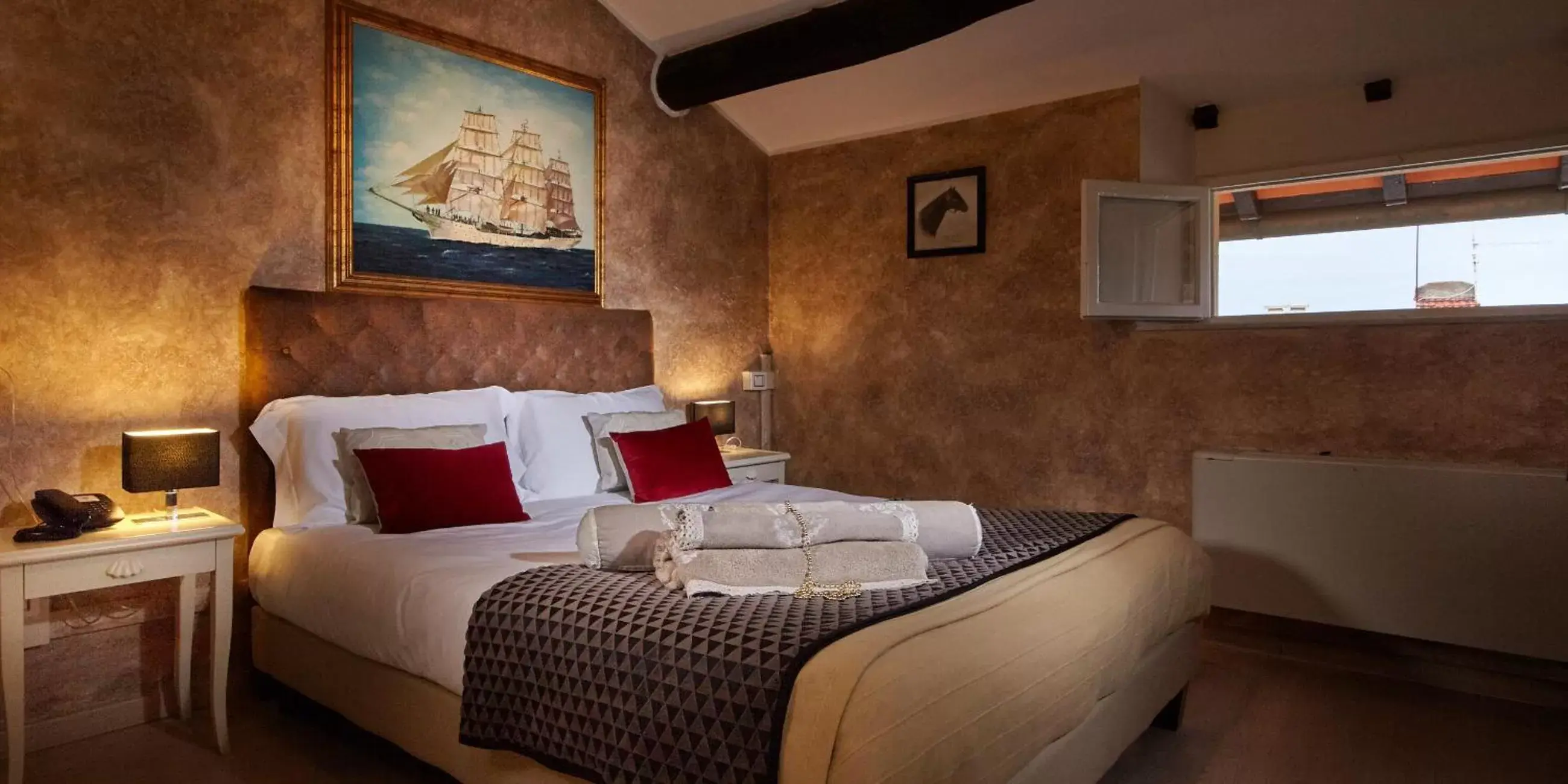 Bed in Villa Tower Inn