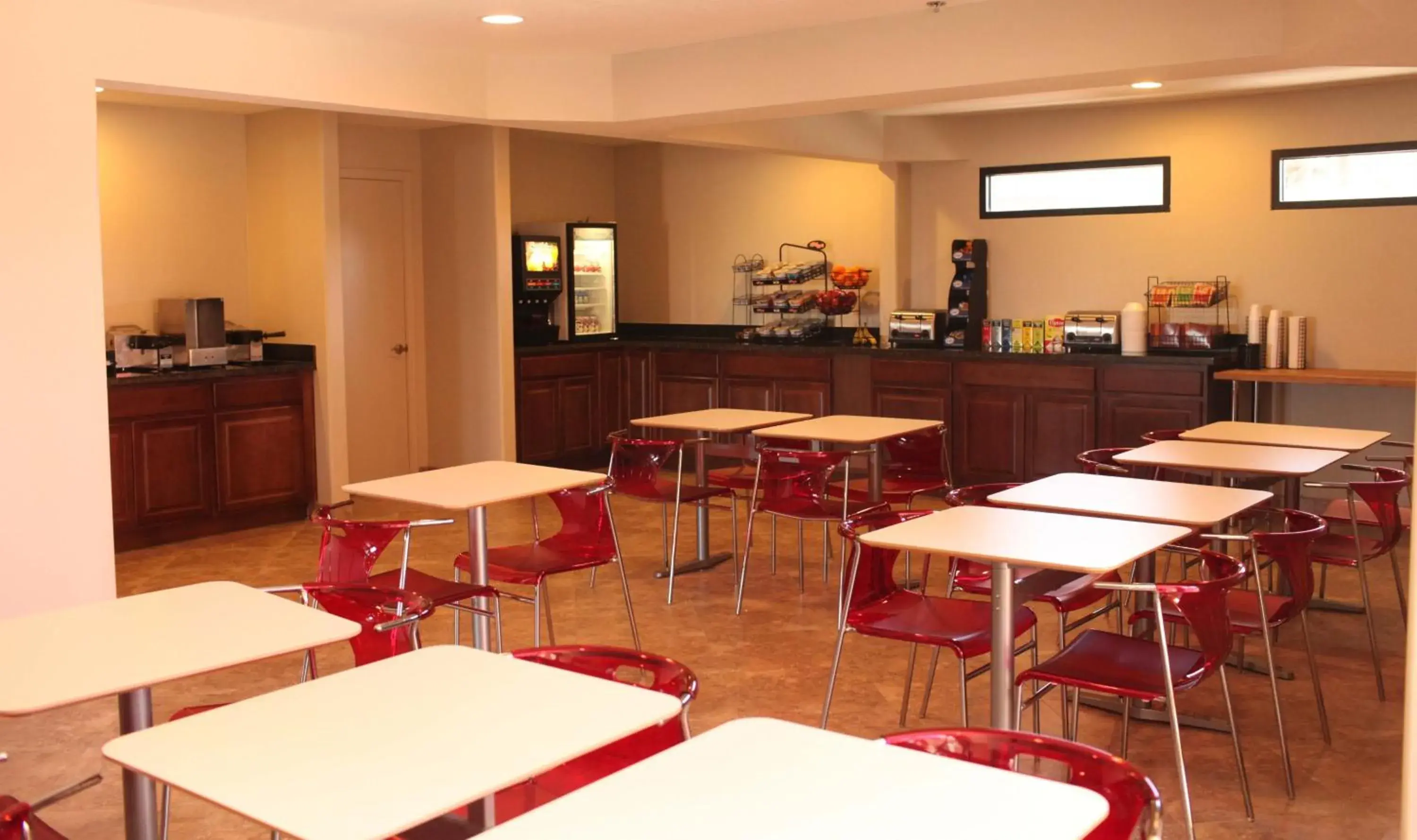 Restaurant/places to eat in Infinity Inn & Suites Restaurant/places to eat in Infinity Inn & Suites