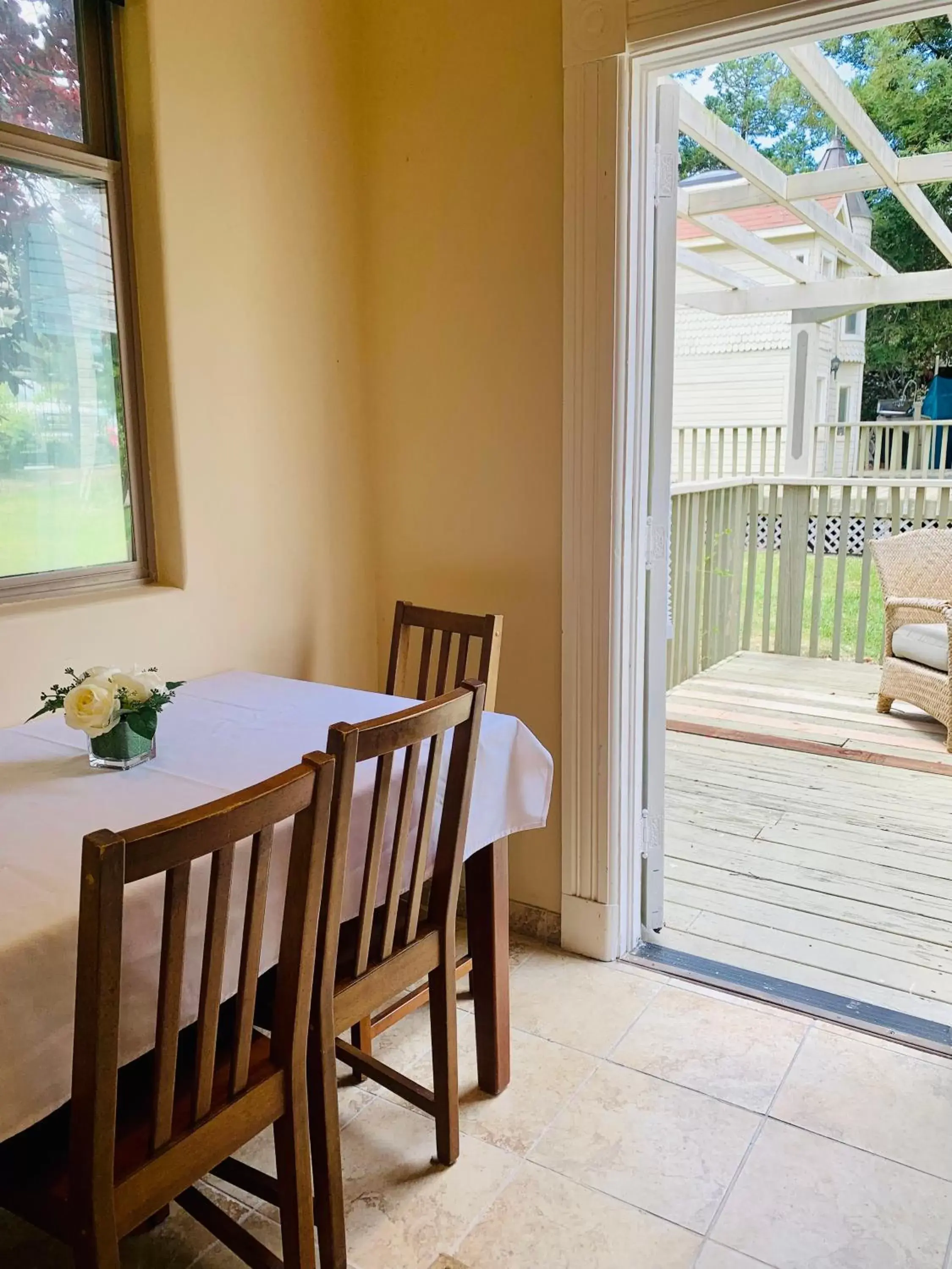 Patio, Dining Area in Chateau Coralini