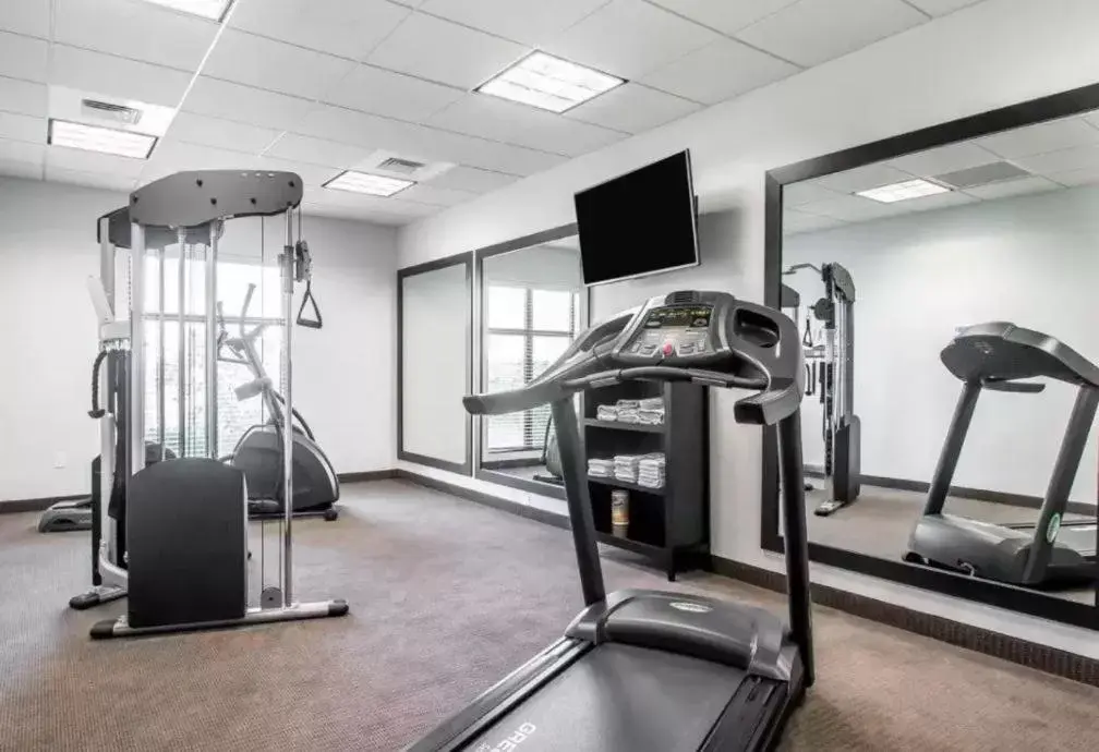 Fitness centre/facilities, Fitness Center/Facilities in Sleep Inn & Suites Hannibal