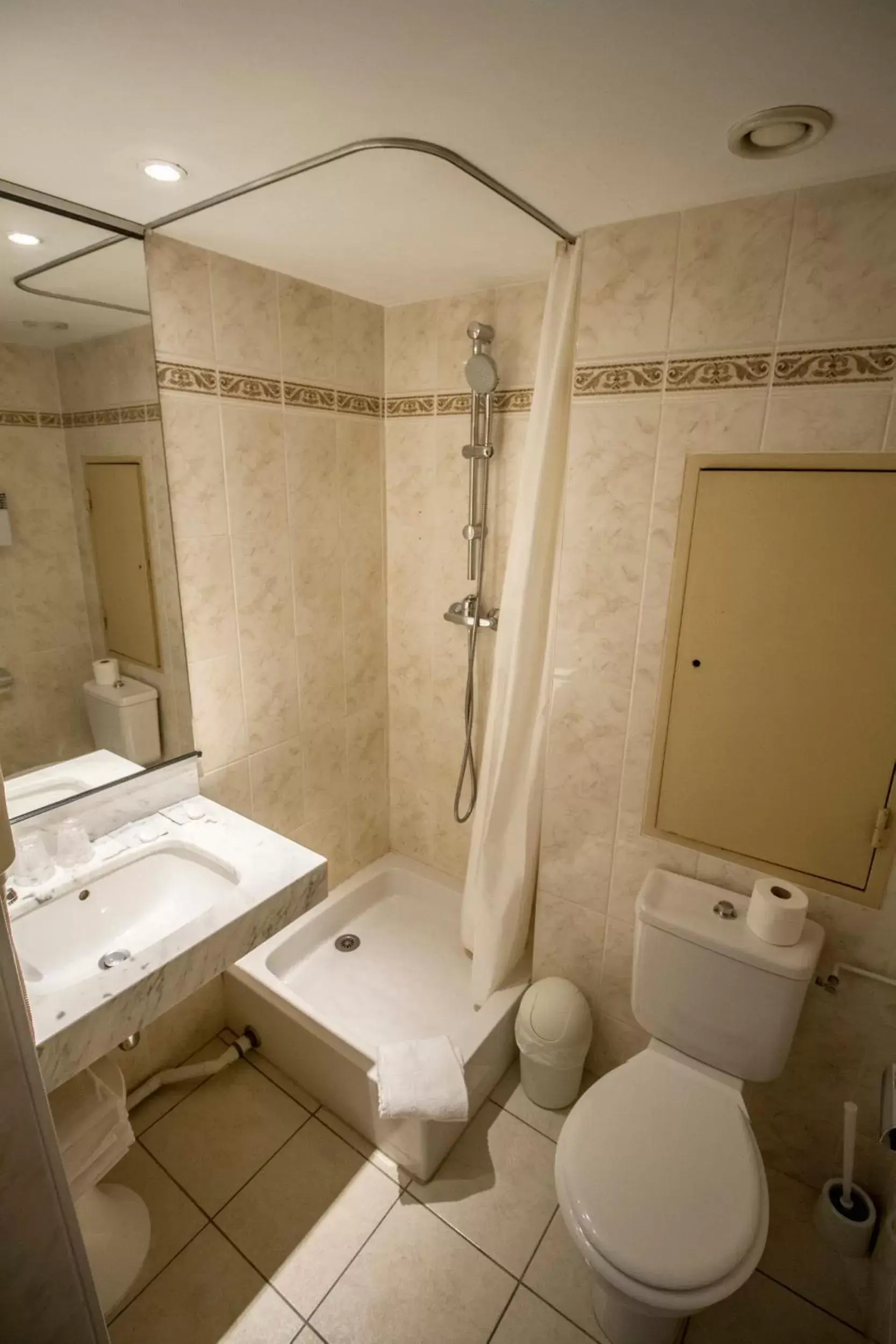 Bathroom in The Originals Residence, Kosy Nancy Coeur de Ville