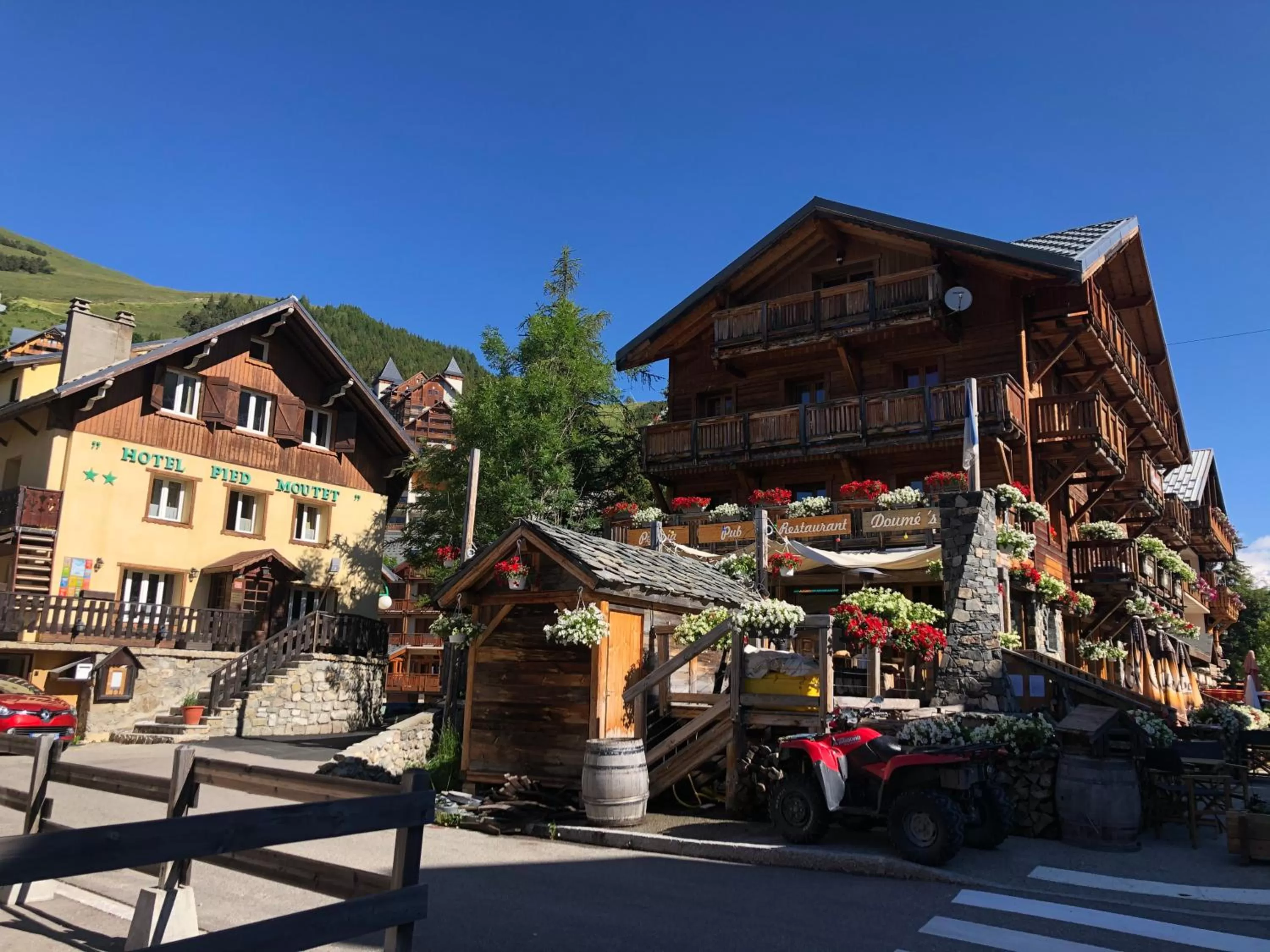 Text overlay, Winter in Doume's Lodge