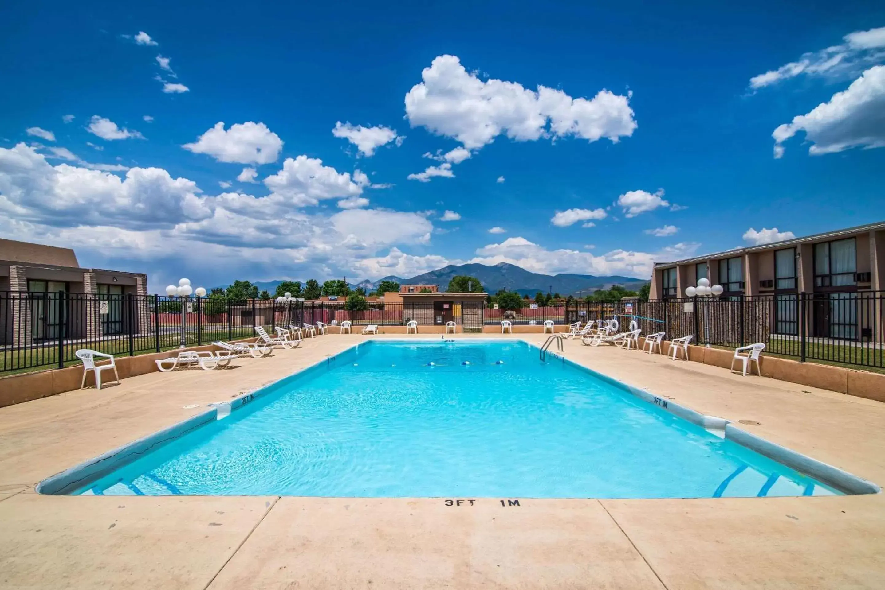 Property building in Quality Inn Property building in Quality Inn